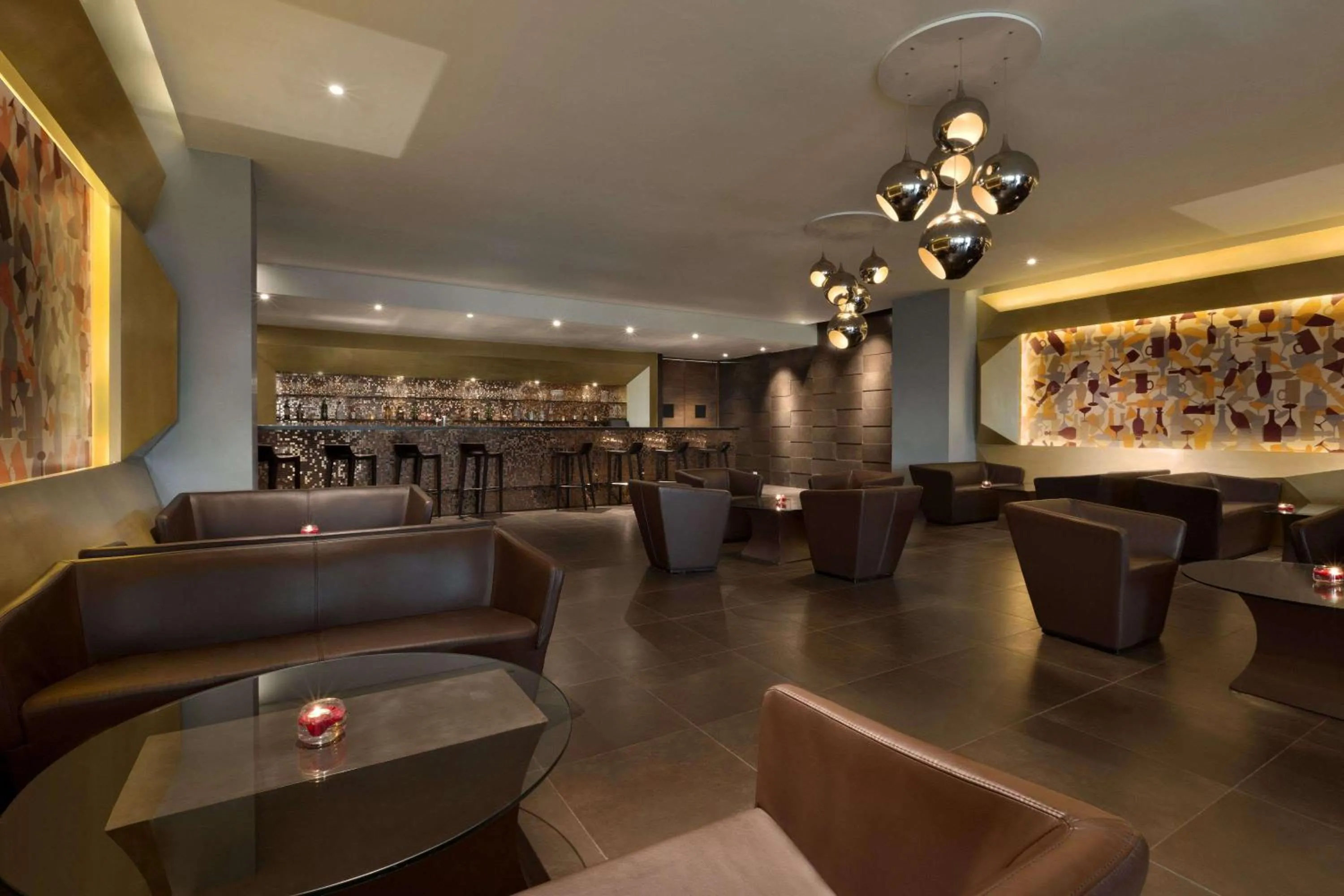 Lounge or bar in Howard Johnson By Wyndham, Hebbal, Bengaluru