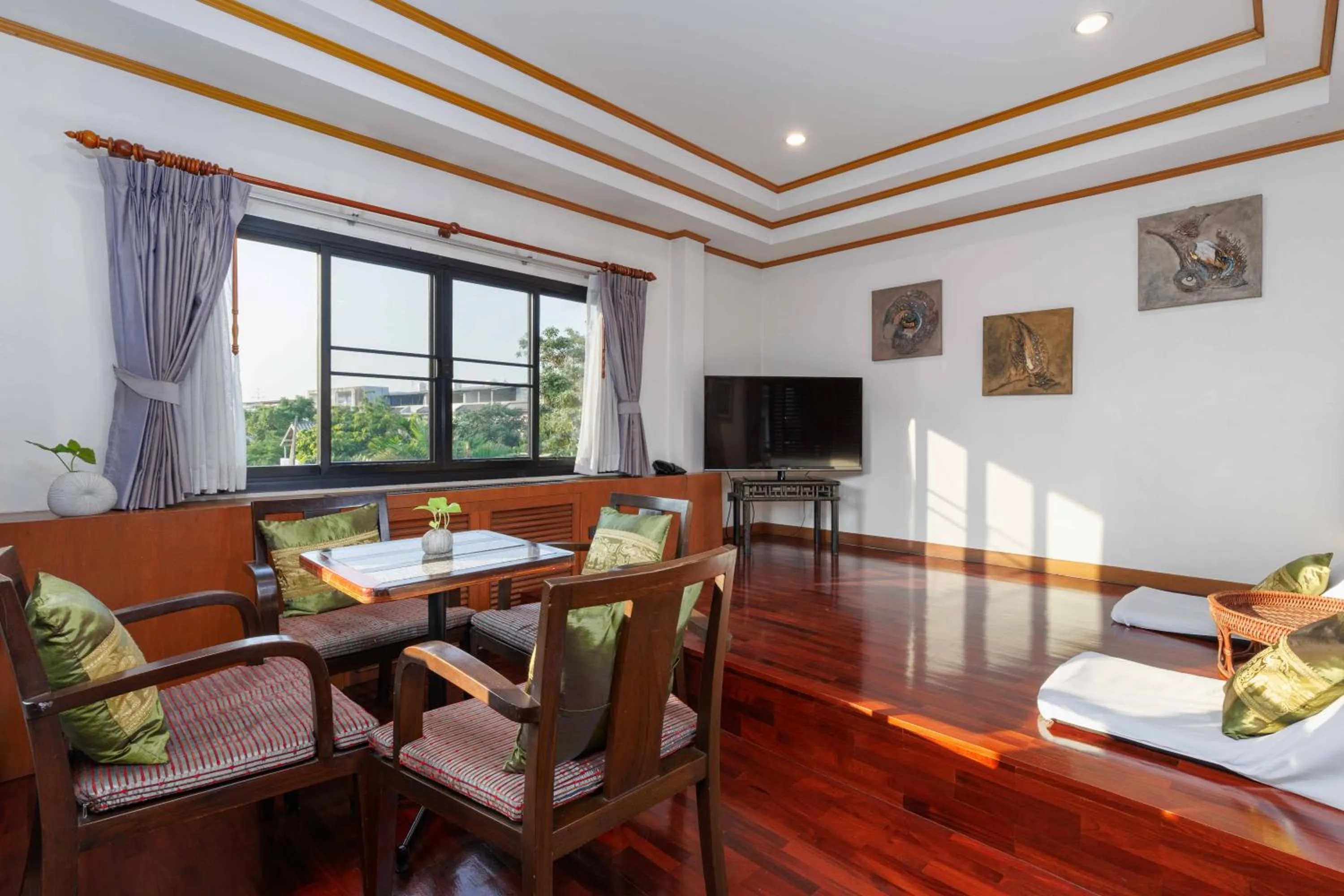 Living room in Charlie House Pin Klao