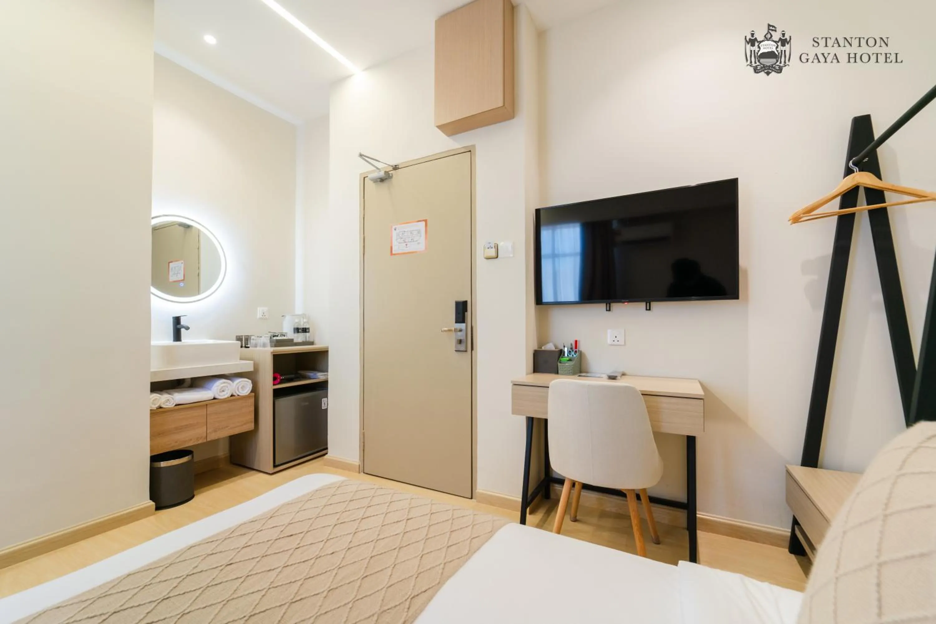 View (from property/room), Bed in Stanton Gaya Hotel