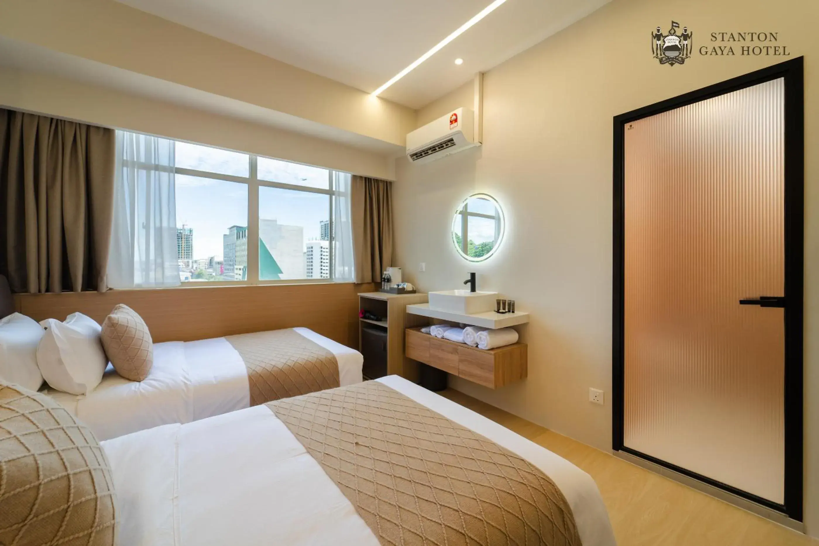 View (from property/room), Bed in Stanton Gaya Hotel View (from property/room), Bed in Stanton Gaya Hotel