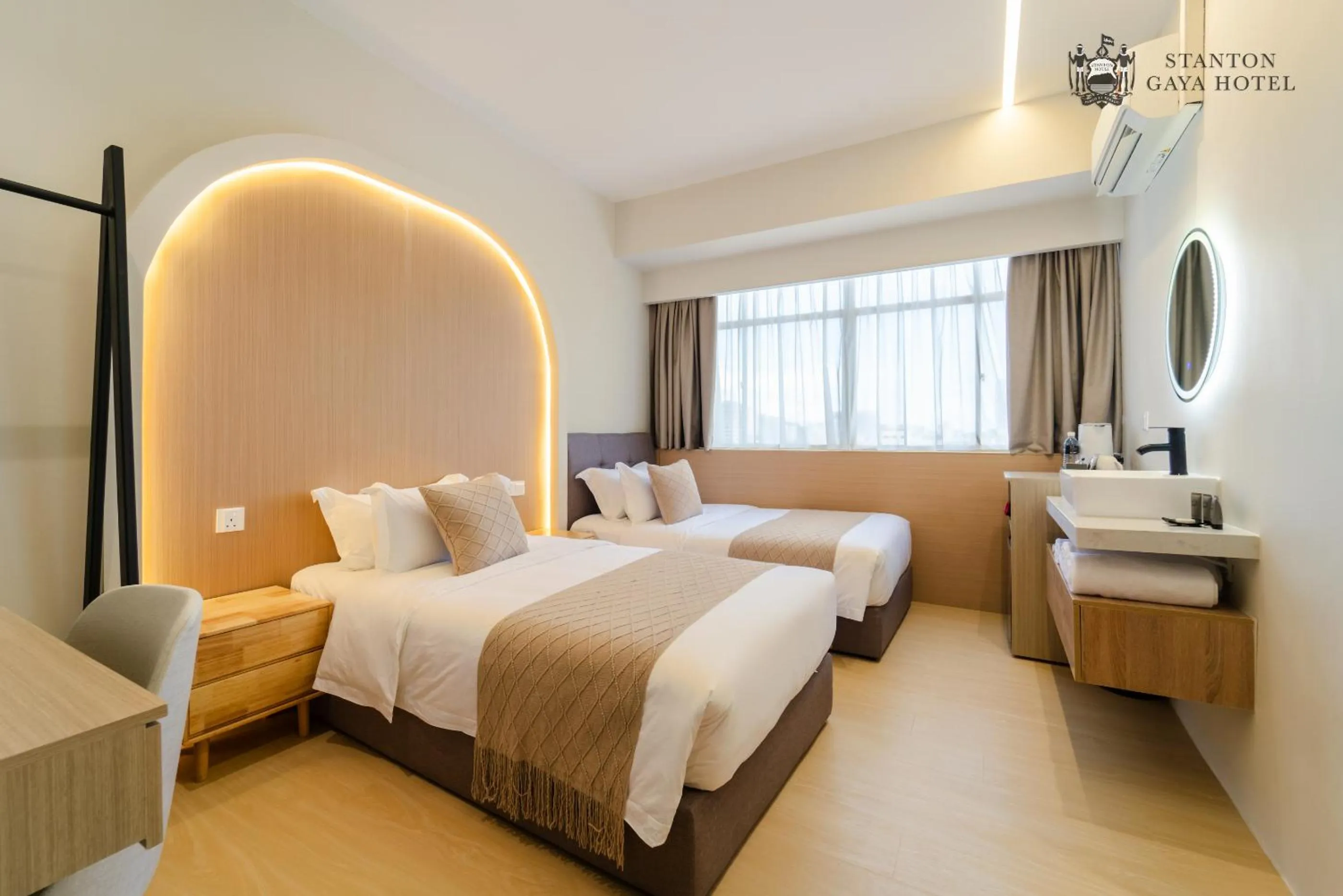 View (from property/room), Bed in Stanton Gaya Hotel