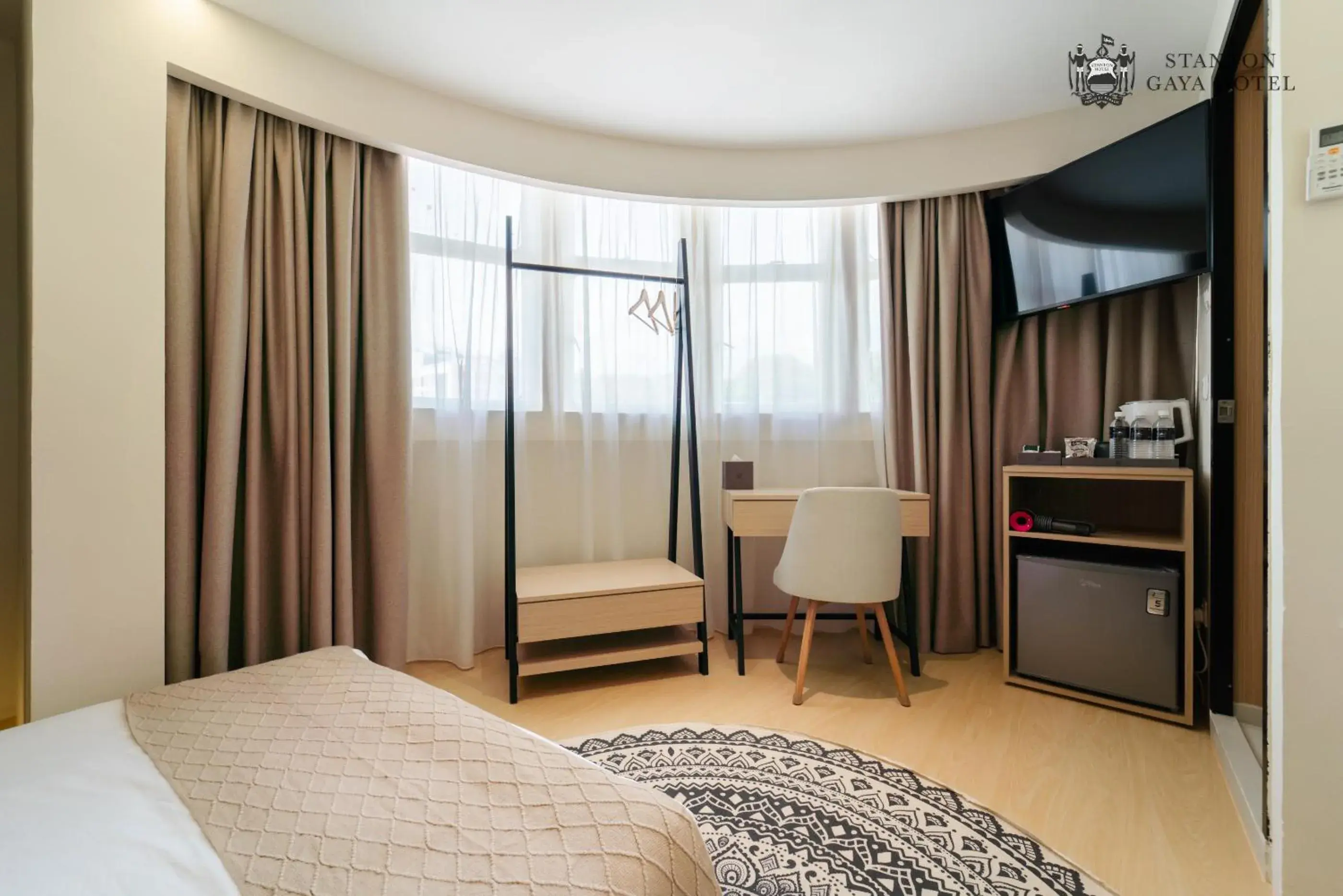 View (from property/room), Bed in Stanton Gaya Hotel View (from property/room), Bed in Stanton Gaya Hotel