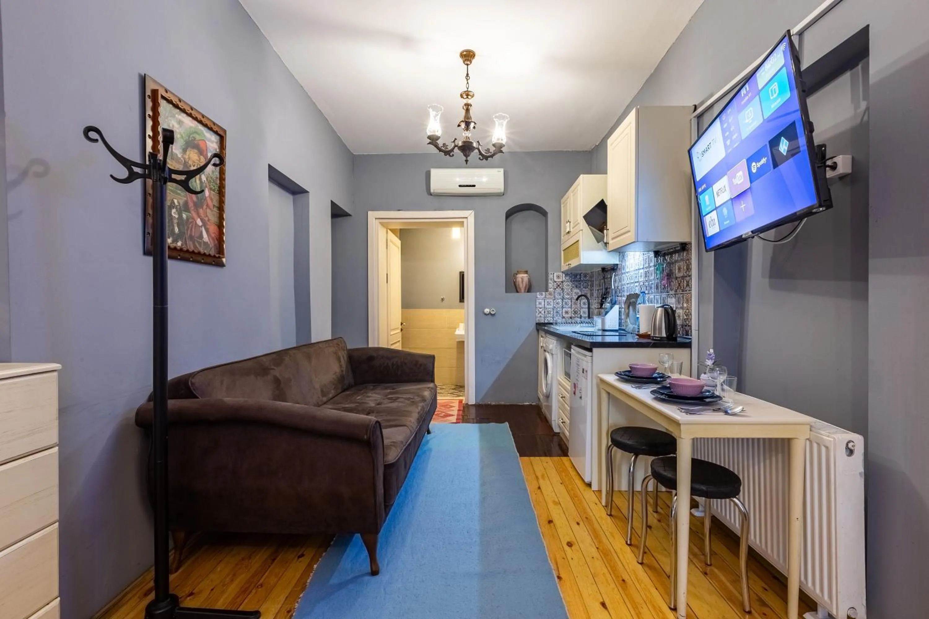 Seating area in Ali Pasha Apartment