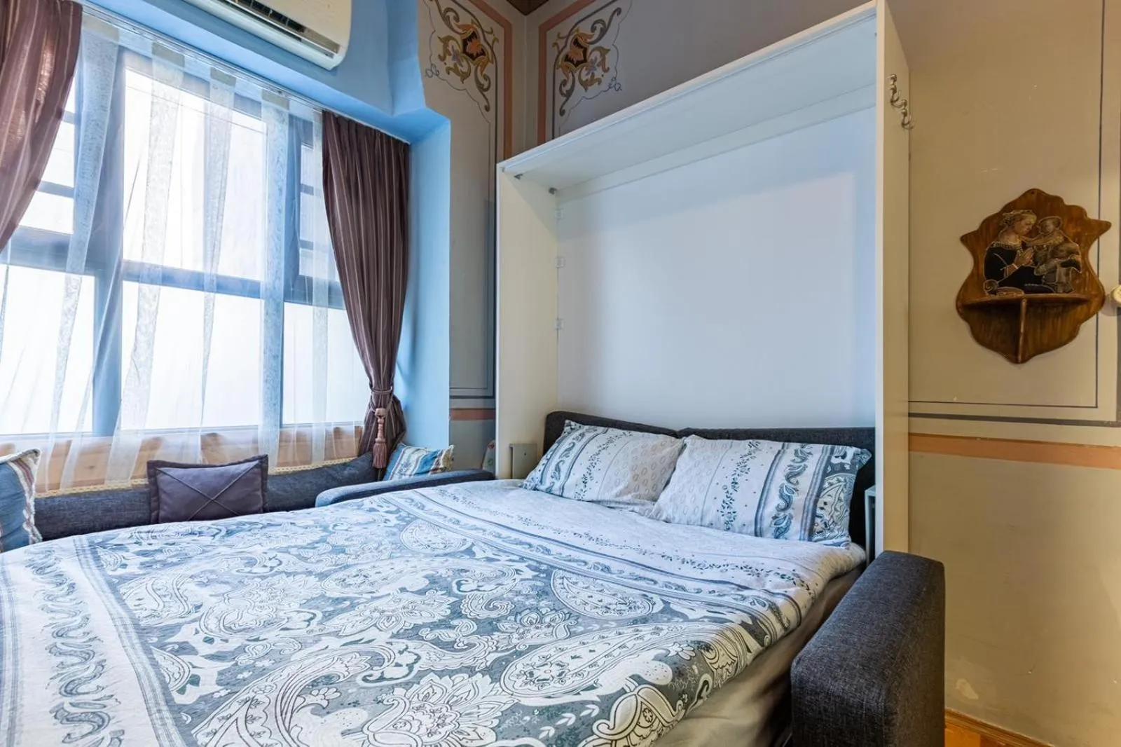 Bed in Ali Pasha Apartment