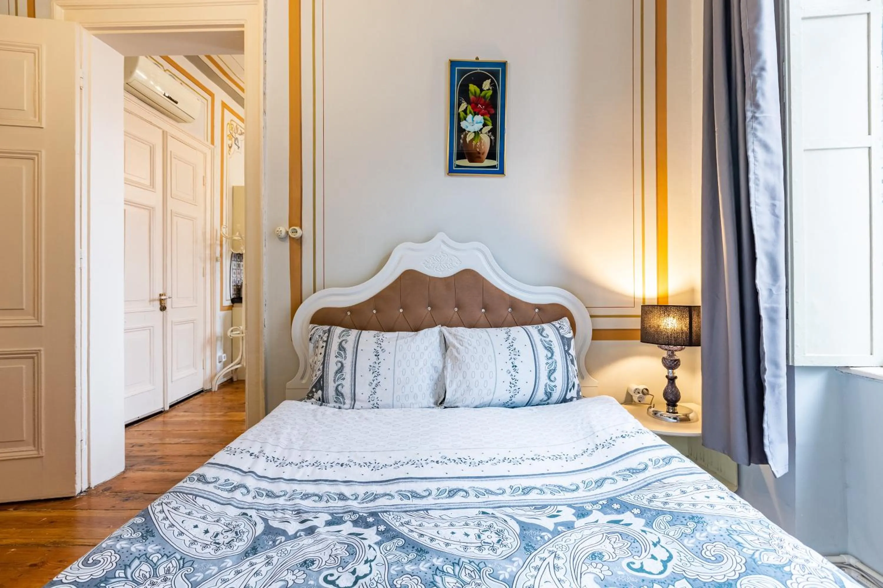 Bedroom, Bed in Ali Pasha Apartment