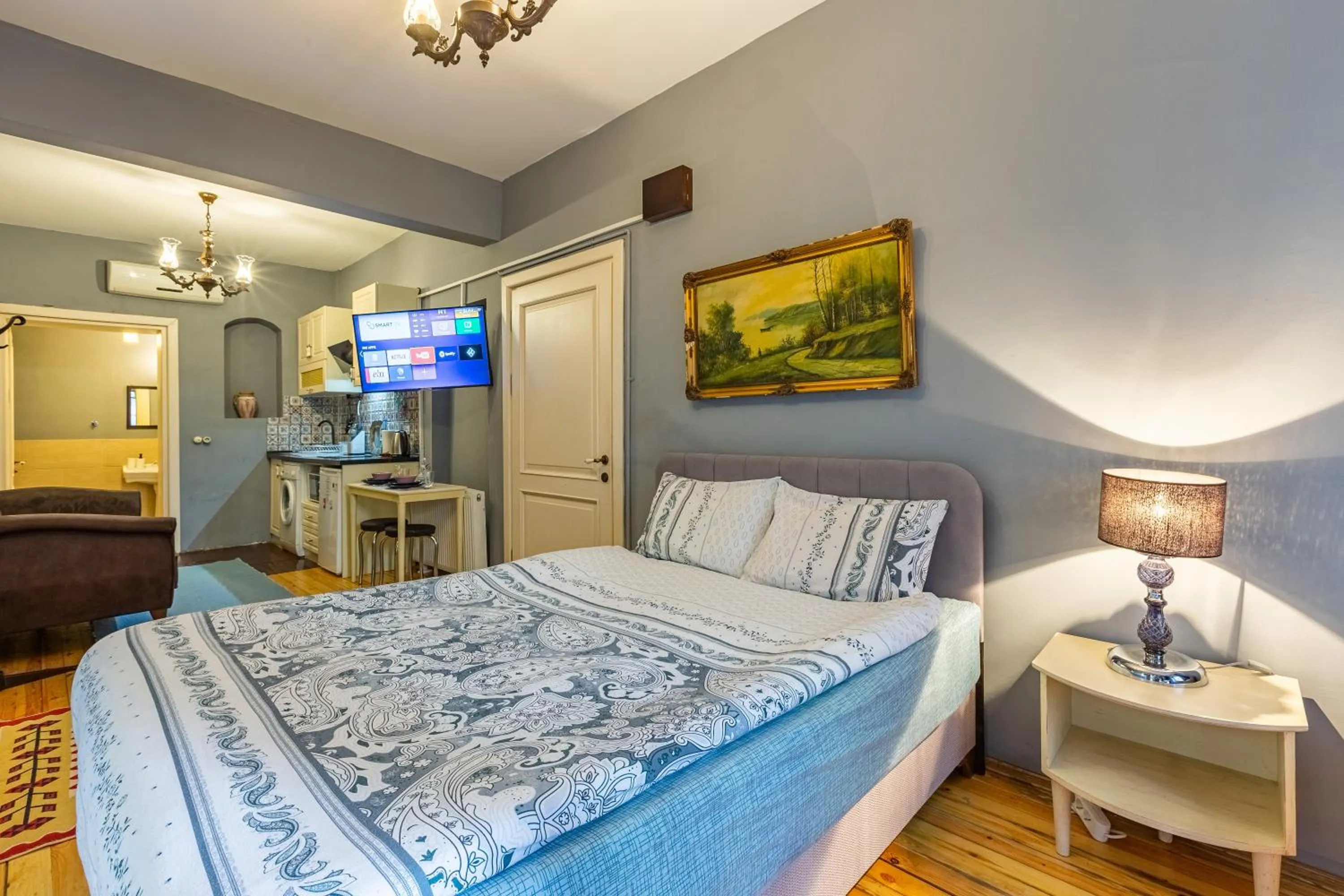 Photo of the whole room, Bed in Ali Pasha Apartment