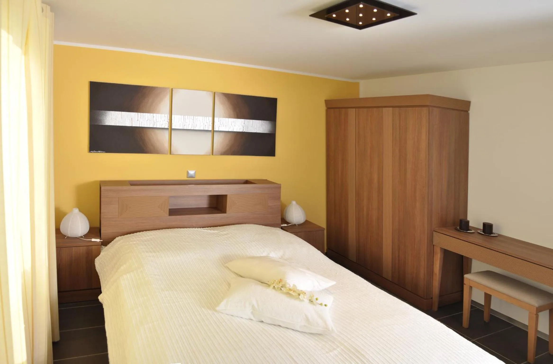 Photo of the whole room, Bed in Pension Schlossidyll