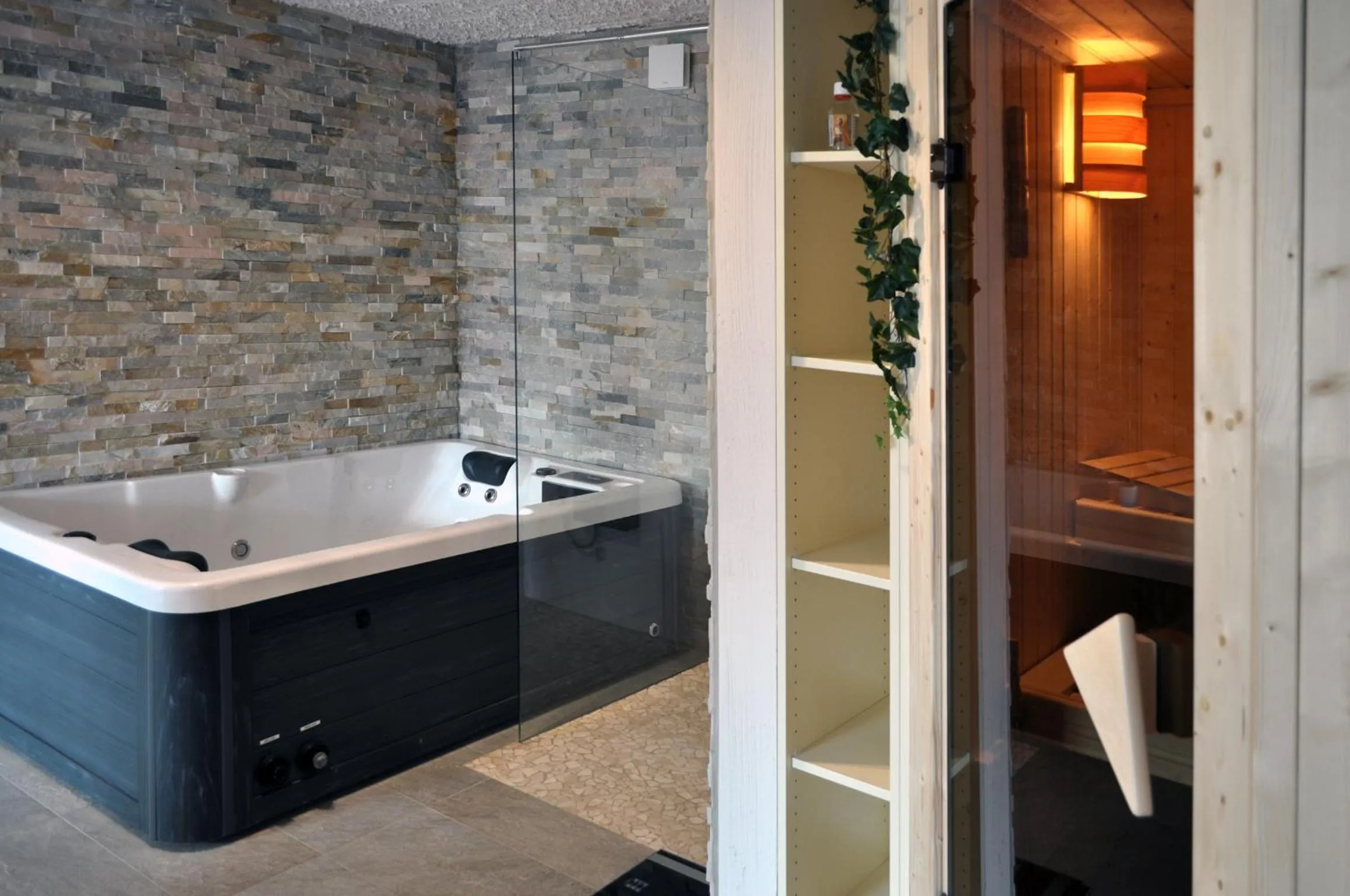 Hot Tub in Pension Schlossidyll