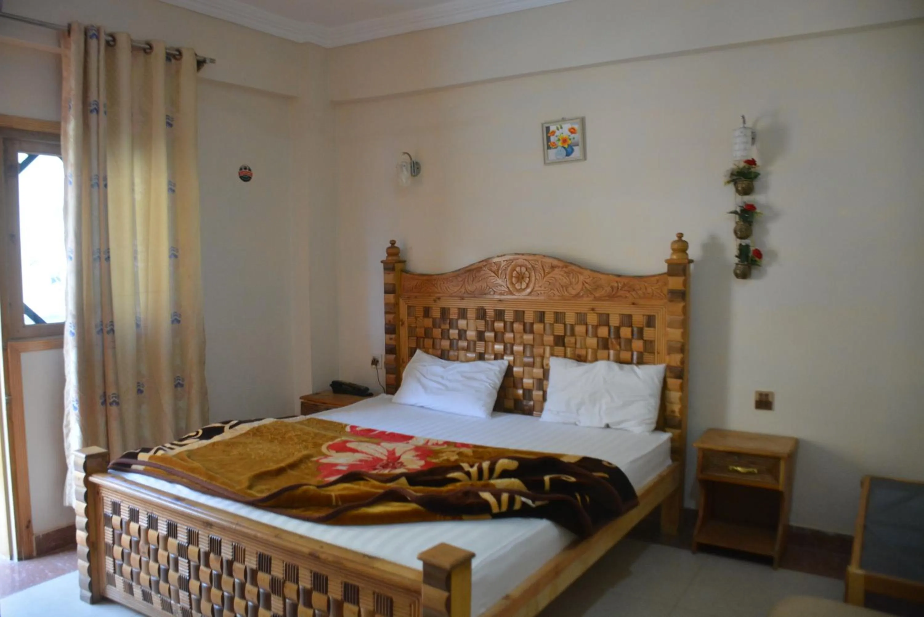 Bed in PC Green Hotel, Mahandri, Kaghan