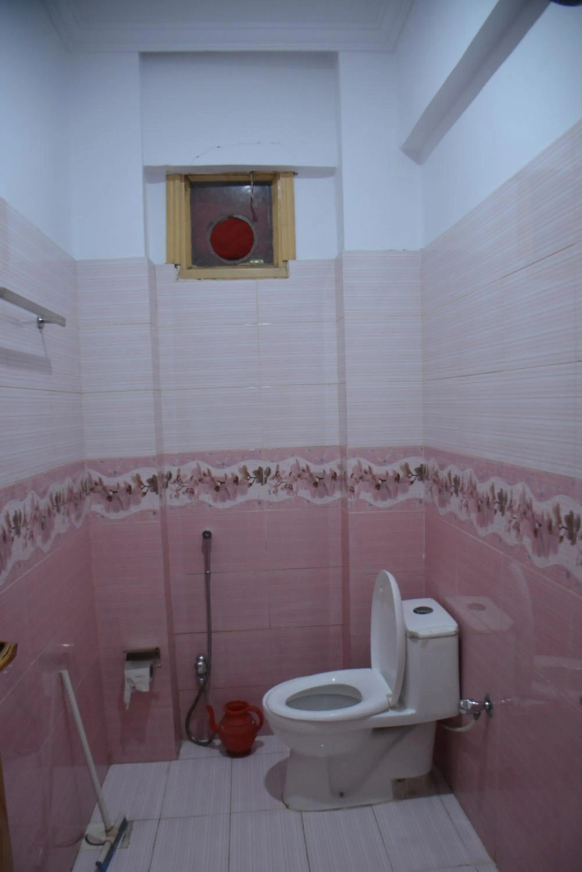 Shower in PC Green Hotel, Mahandri, Kaghan