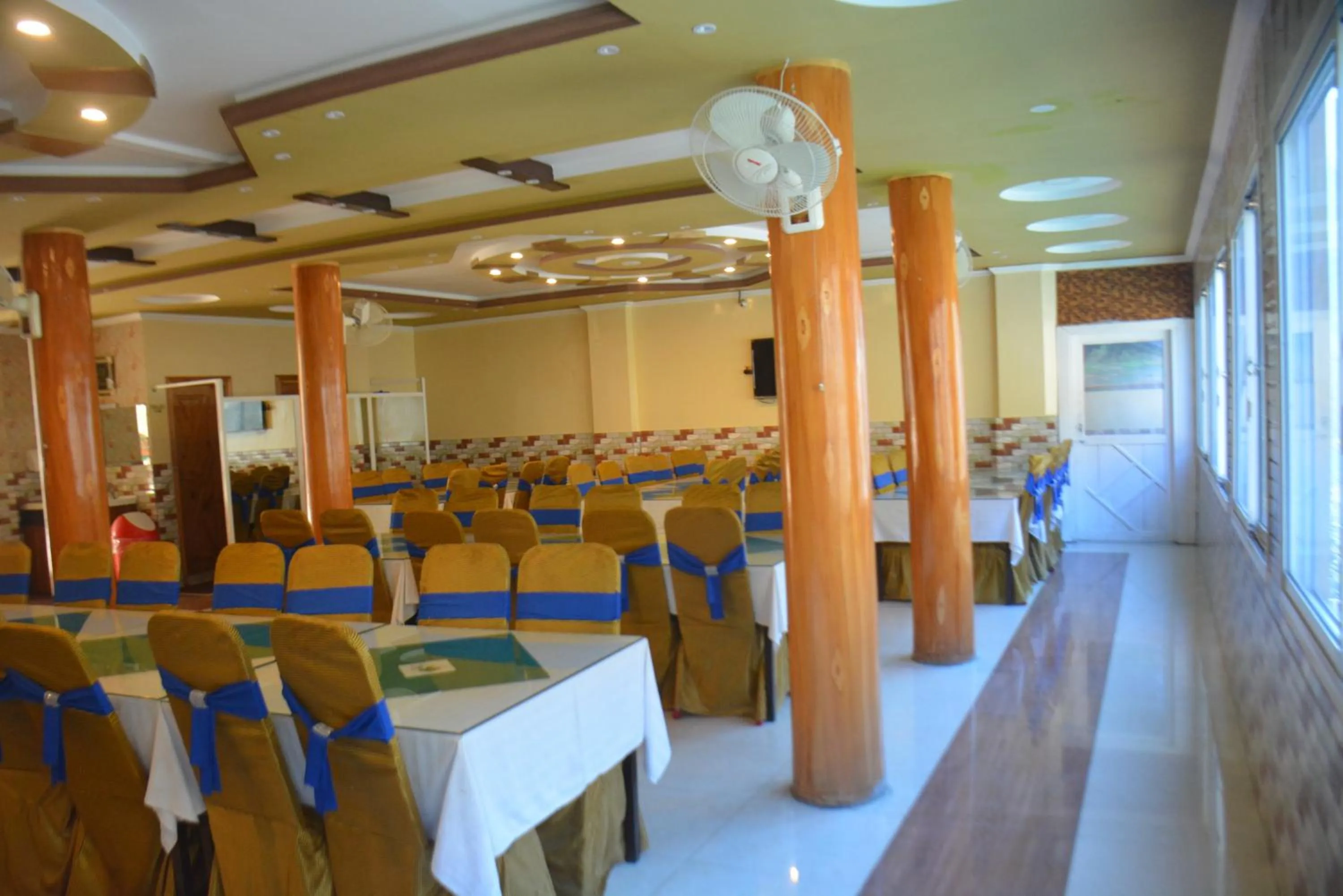 Restaurant/places to eat in PC Green Hotel, Mahandri, Kaghan