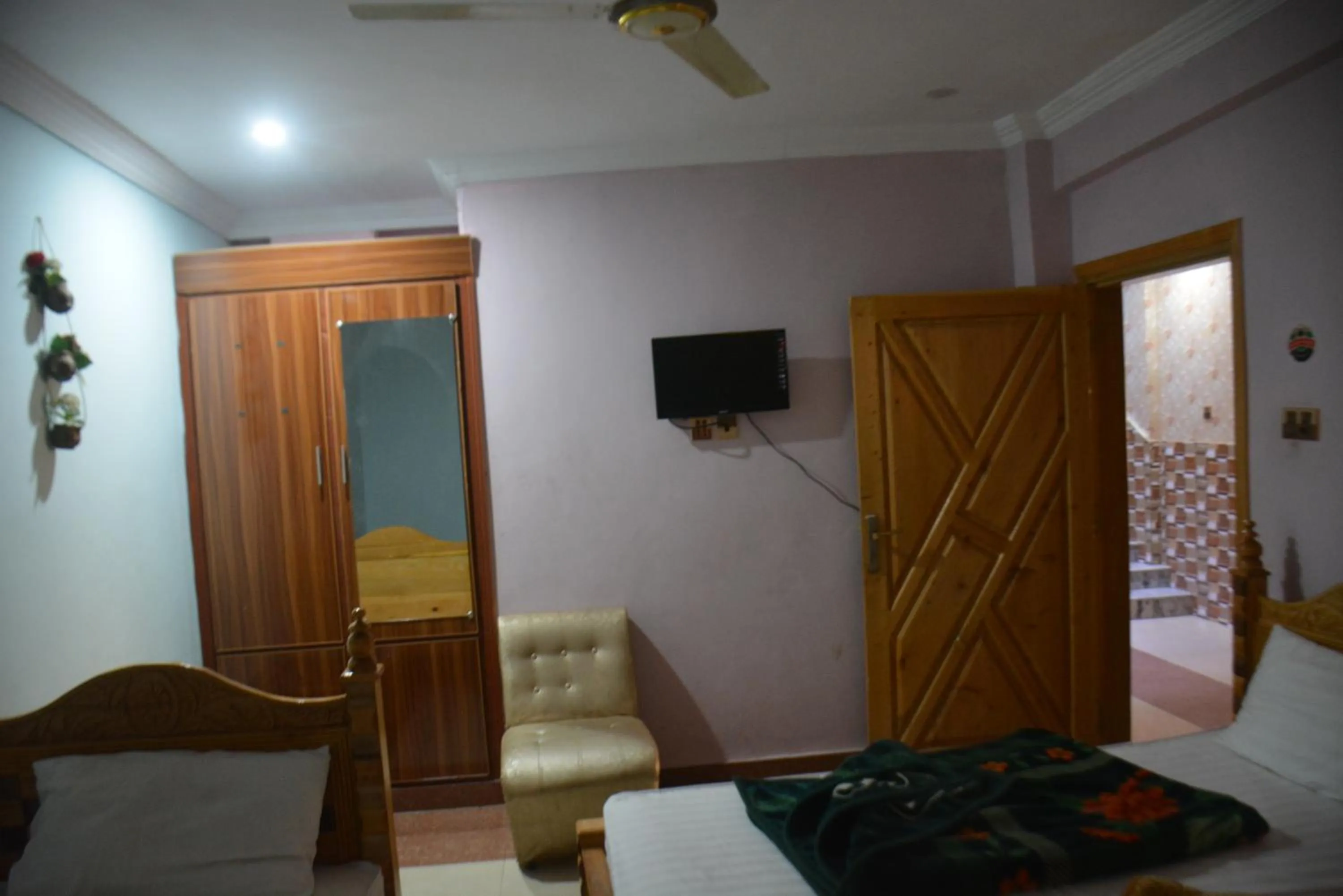 Bed in PC Green Hotel, Mahandri, Kaghan