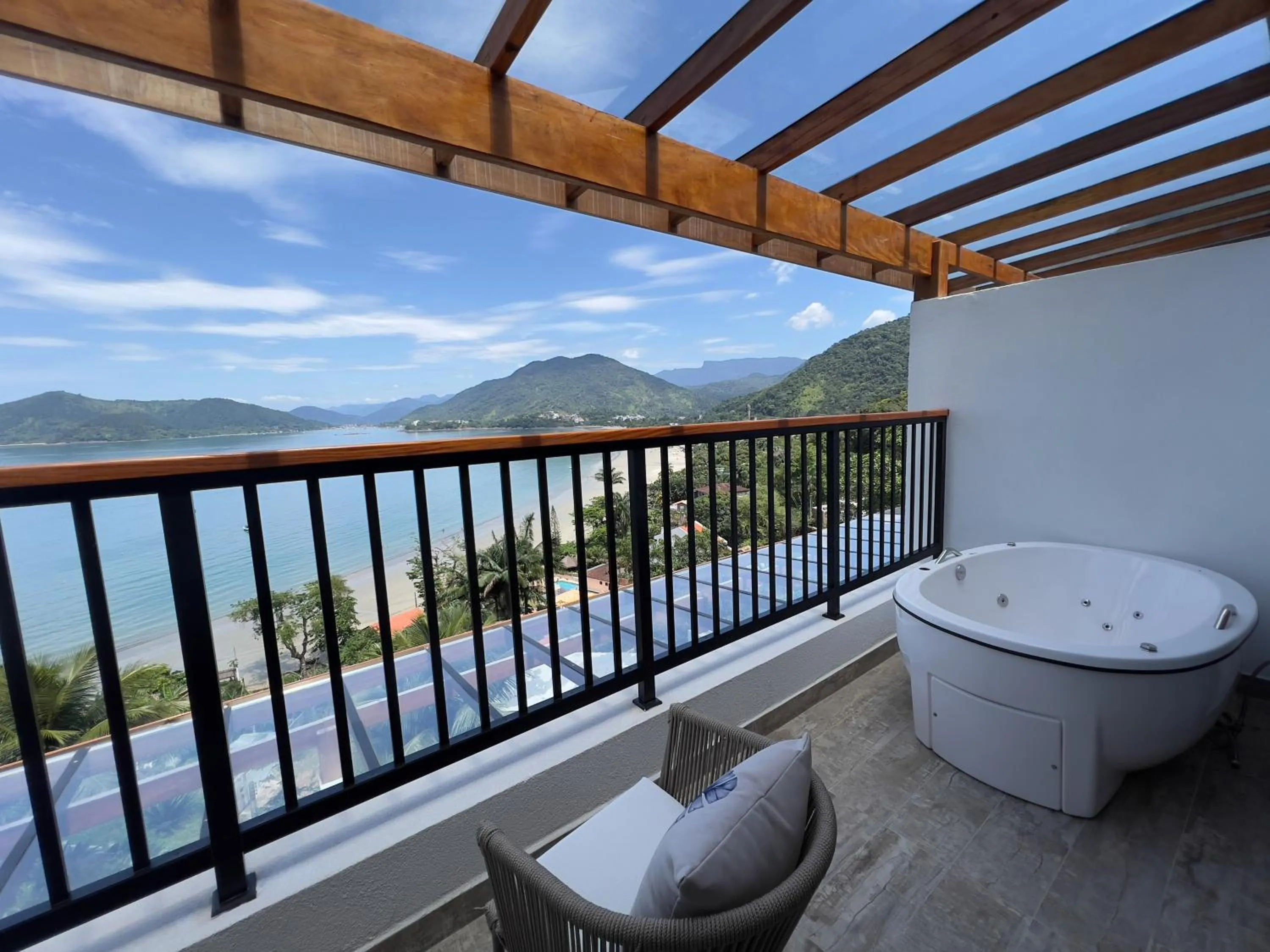 Hot Tub in Catalina Hotel