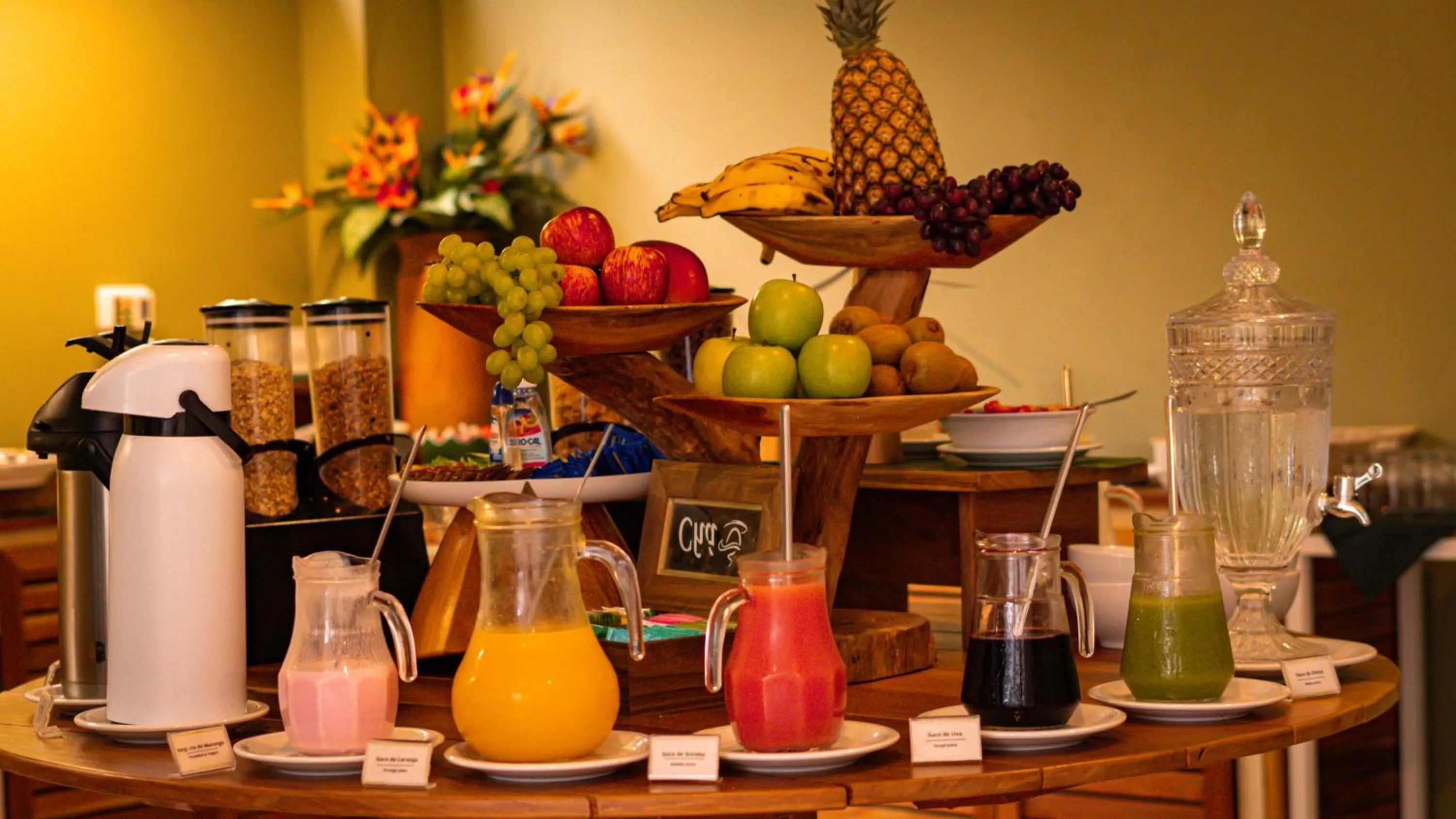 Breakfast in Catalina Hotel