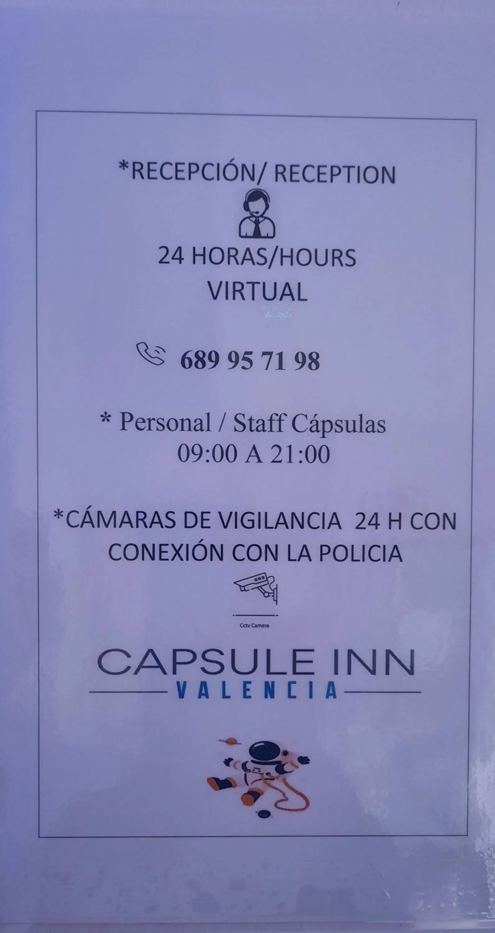 Lobby or reception in CAPSULE INN VALENCIA Hostel