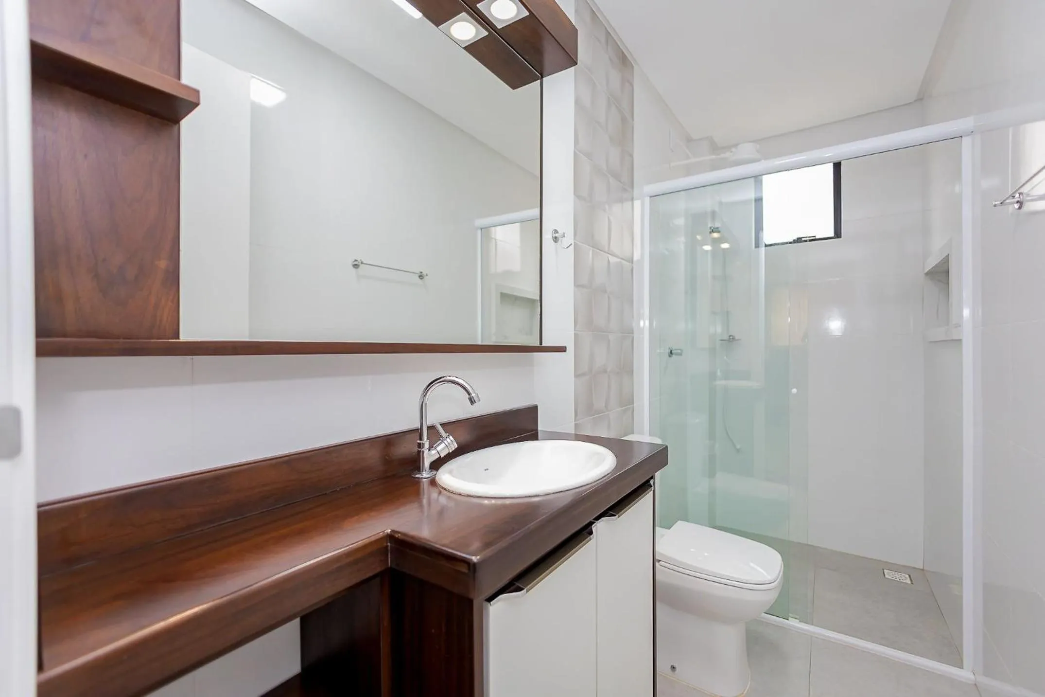 Toilet in 150m da praia em um fantástico edifício em Balneário Piçarras