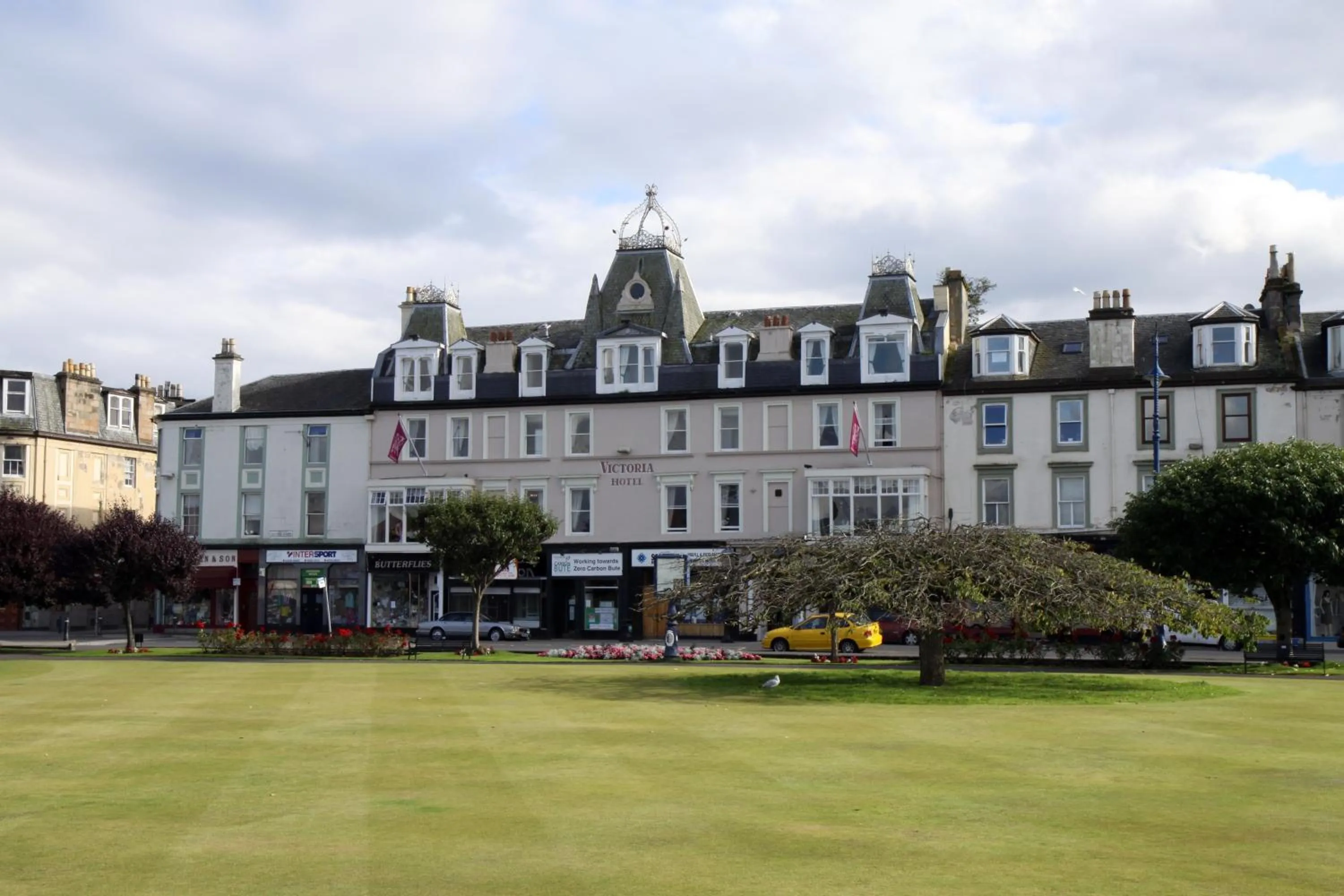 Facade/entrance in The Victoria Hotel