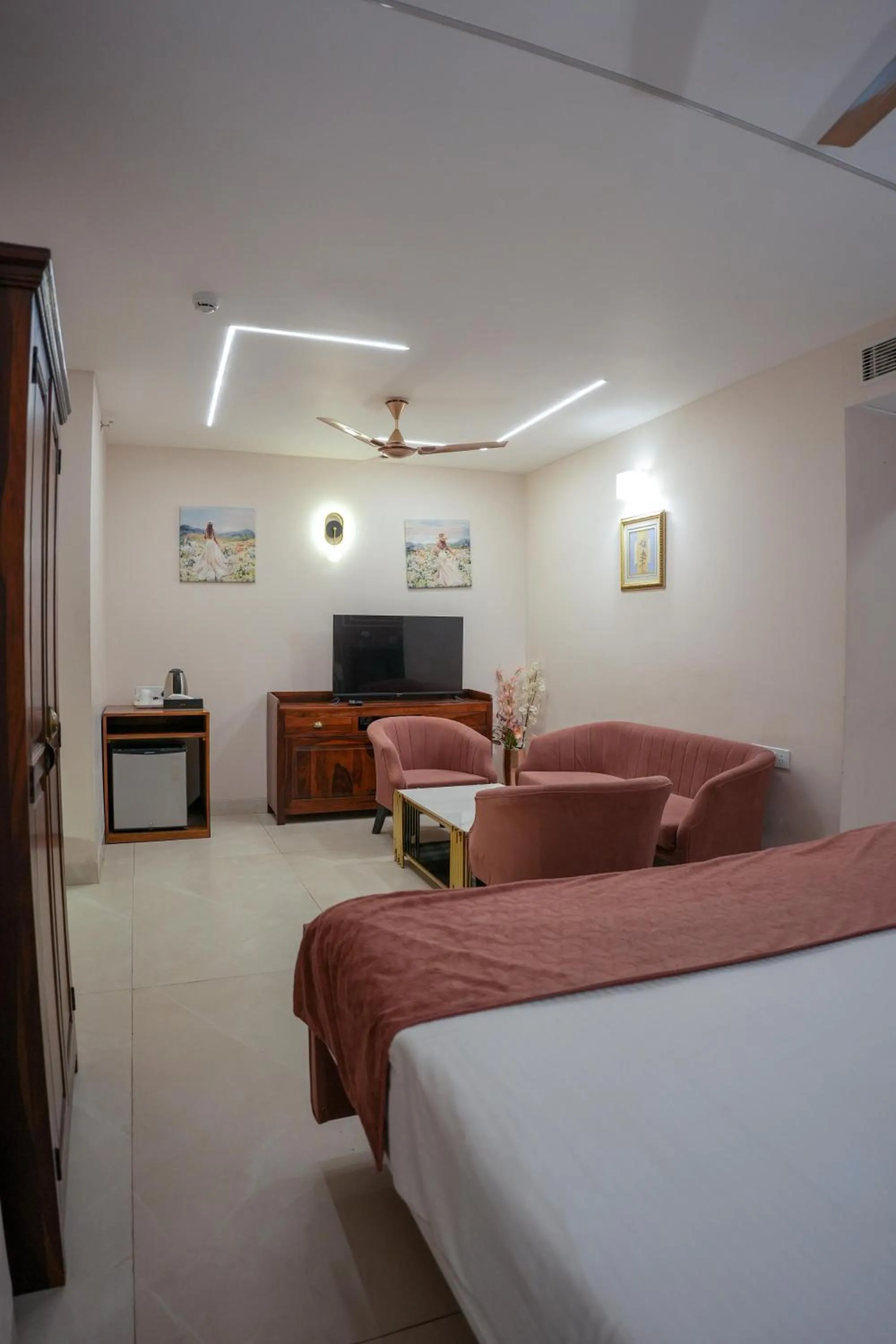 Bedroom, Bed in The Shanti A Boutique Hotel