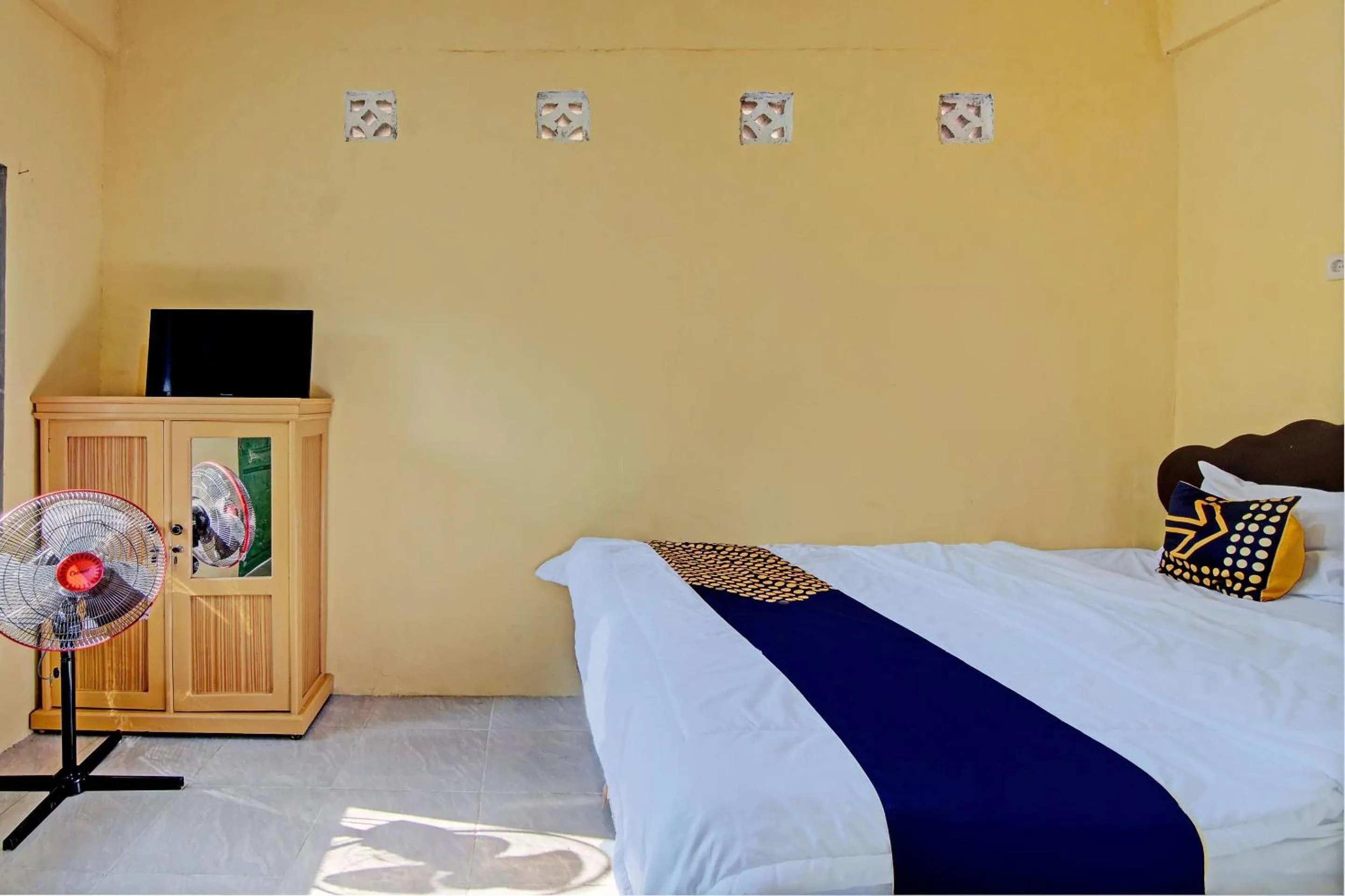 Bedroom, Bed in Hotel O Meranti HomestayNearJembatan Siak