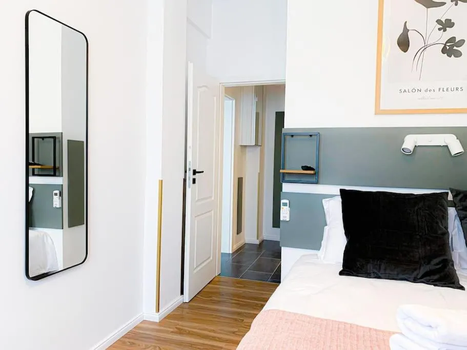 Bed in Chic Urbana: 140sqm 5-Bedroom Downtown Gem