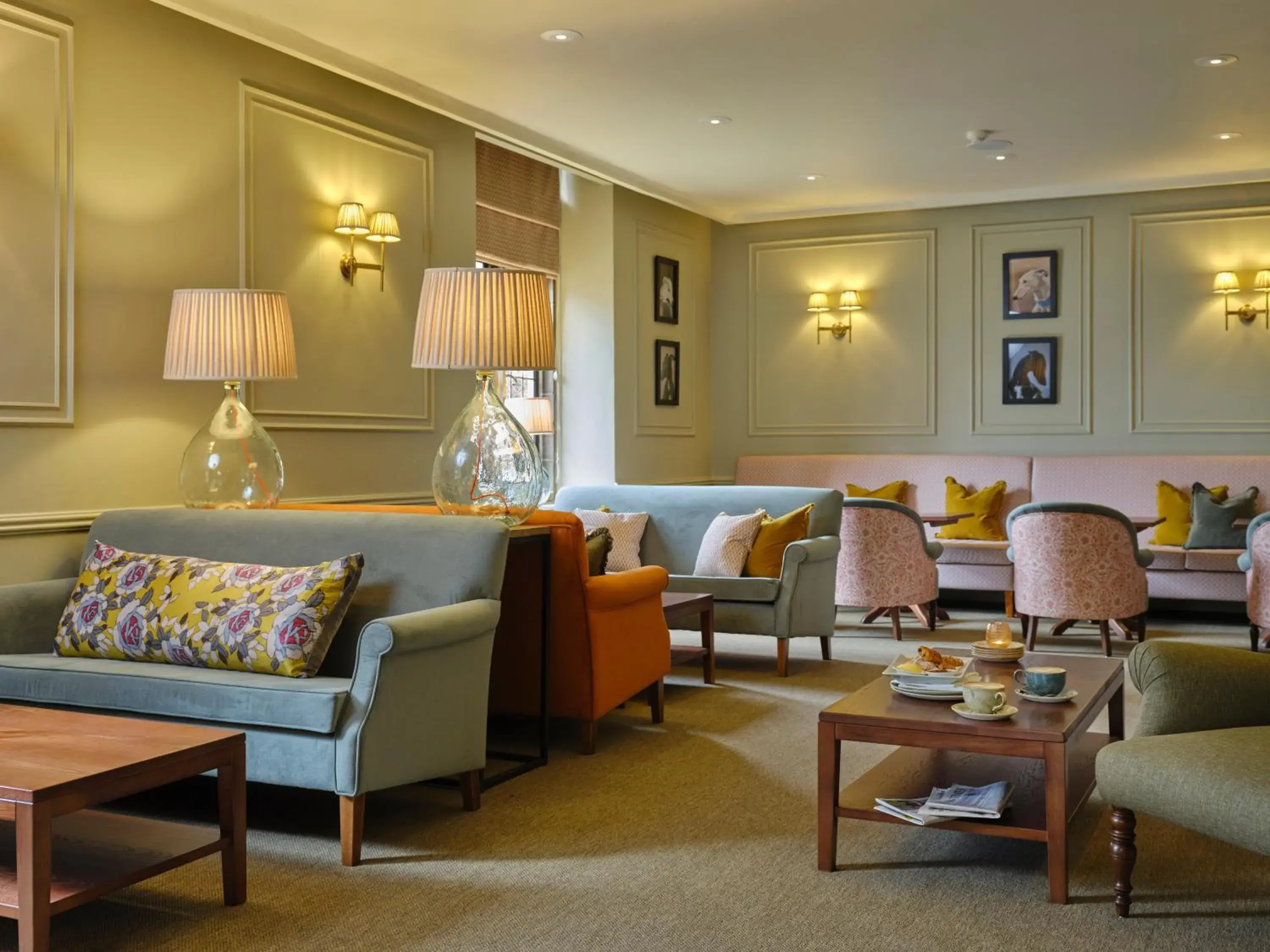 Lounge or bar in Castle Hotel Lounge or bar in Castle Hotel