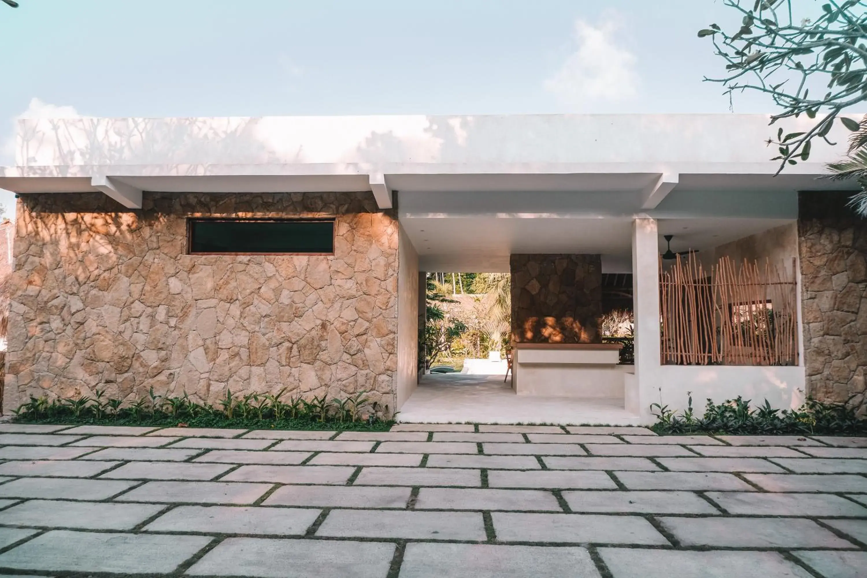 Facade/entrance in Reset Lombok Hotel Facade/entrance in Reset Lombok Hotel