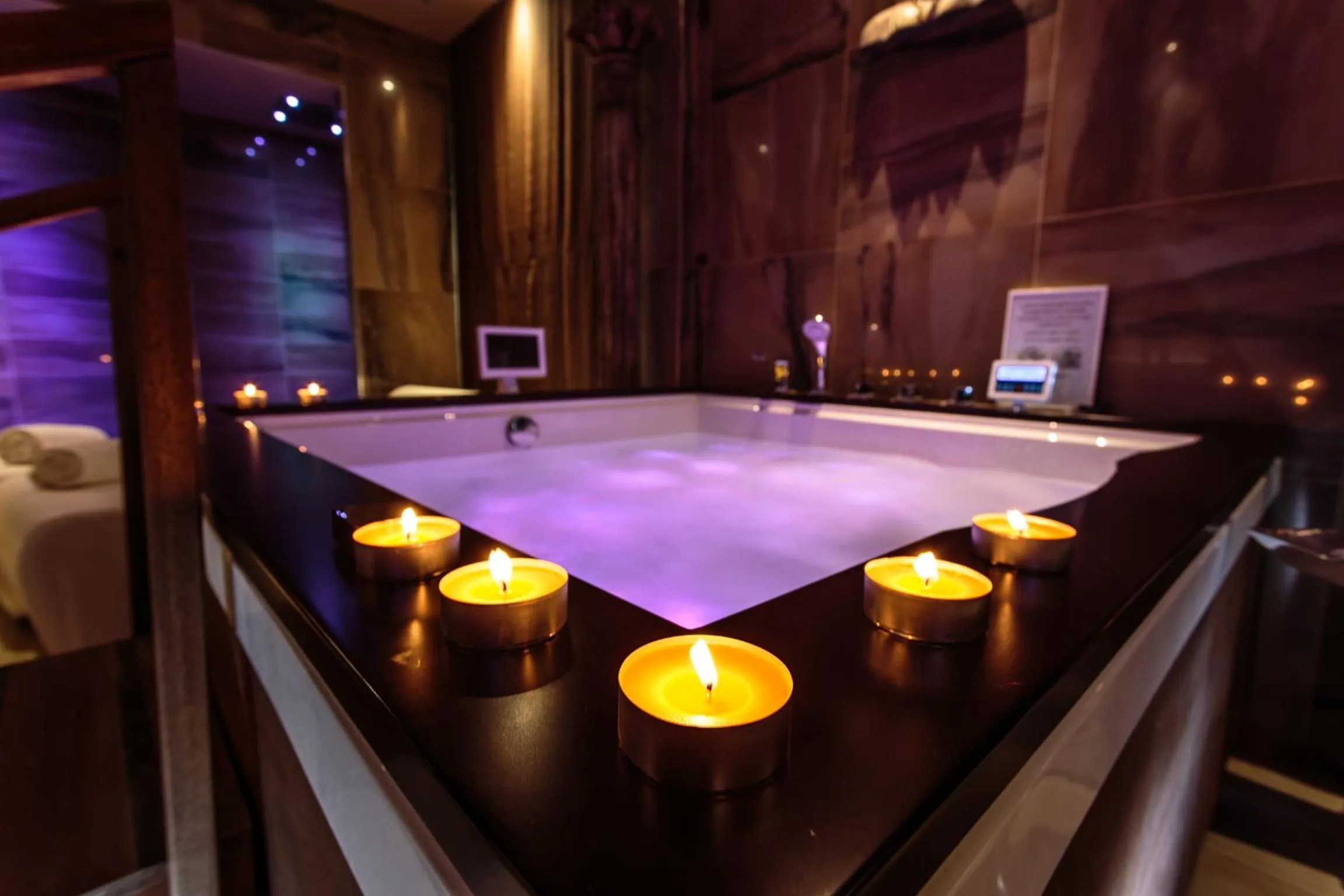 Hot Tub in Princier Fine Resort & SPA