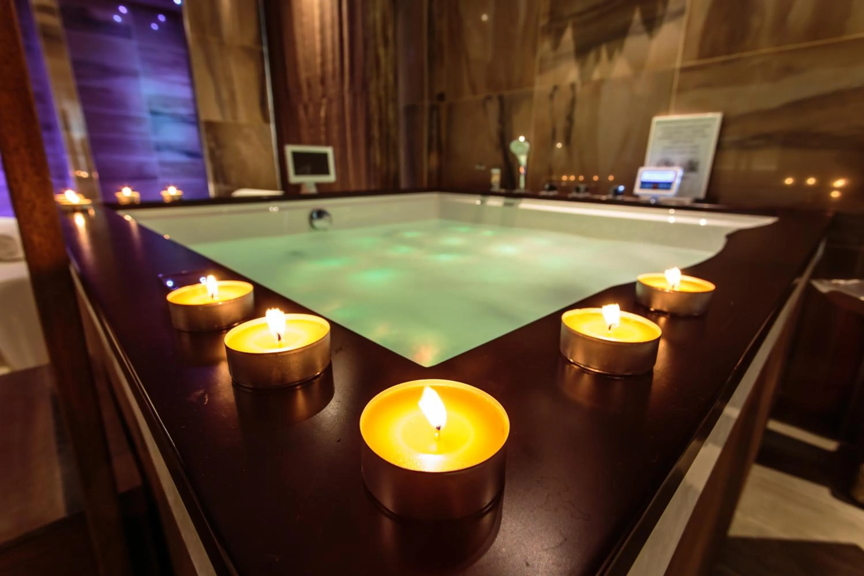 Hot Tub in Princier Fine Resort & SPA