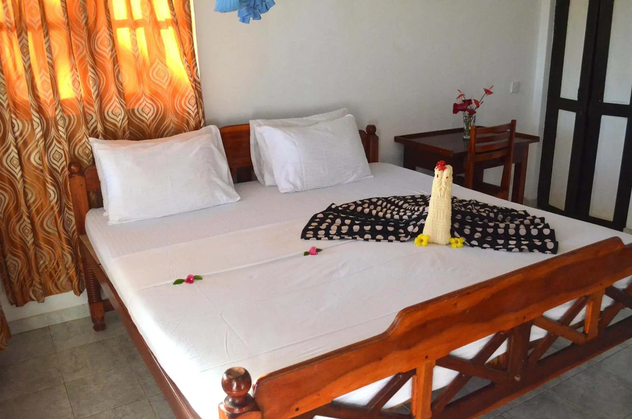 Deluxe King Room with Balcony and Sea View in Lonely Beach Resort Tangalle Deluxe King Room with Balcony and Sea View in Lonely Beach Resort Tangalle