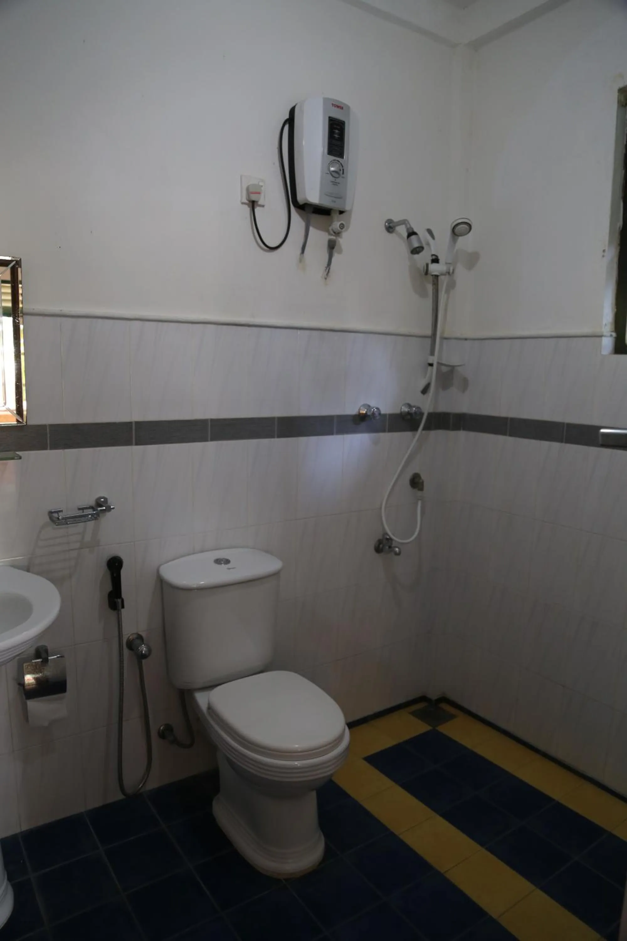 Bathroom in Lonely Beach Resort Tangalle