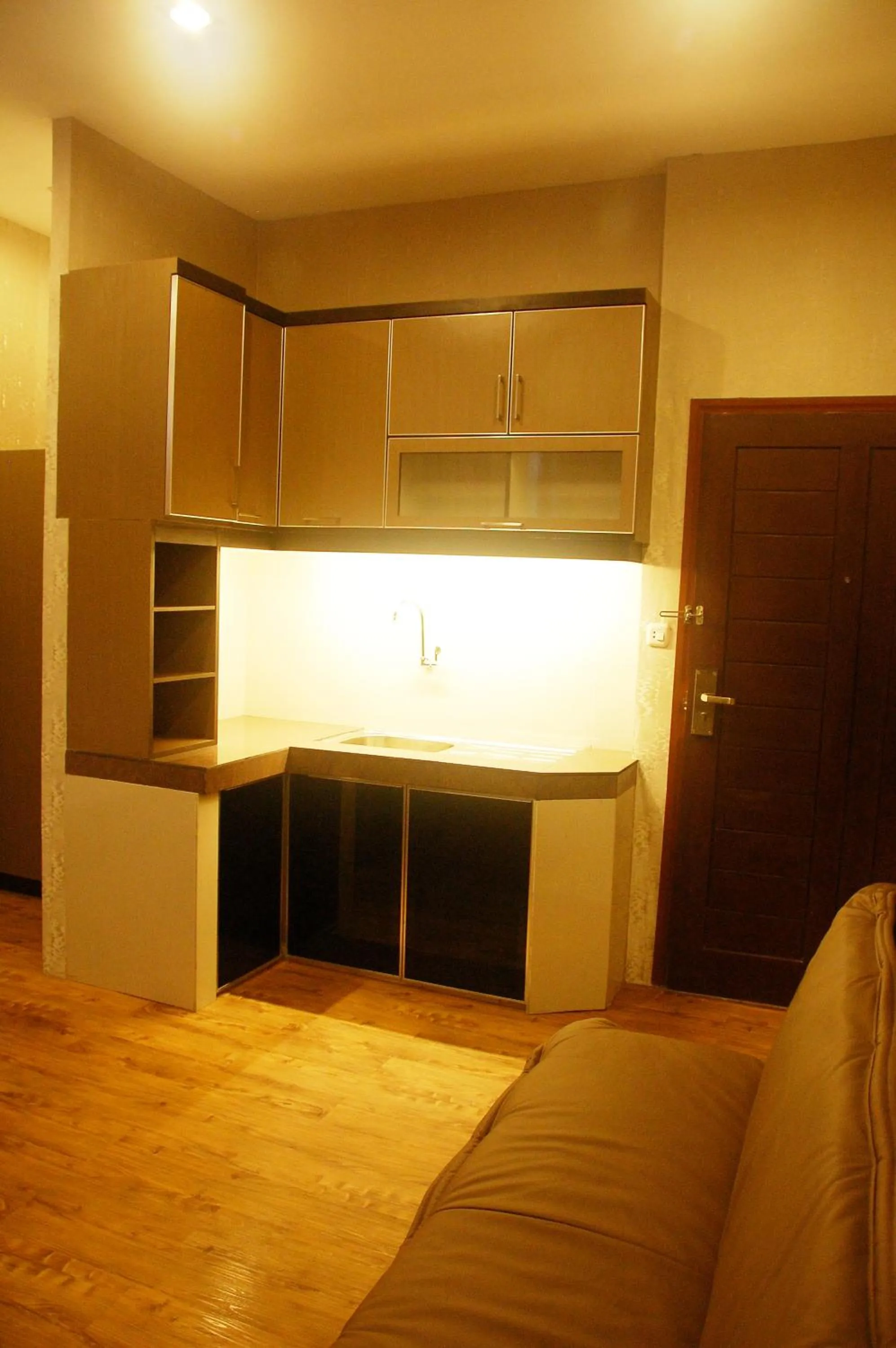 Kitchen or kitchenette in Gandhi Inn