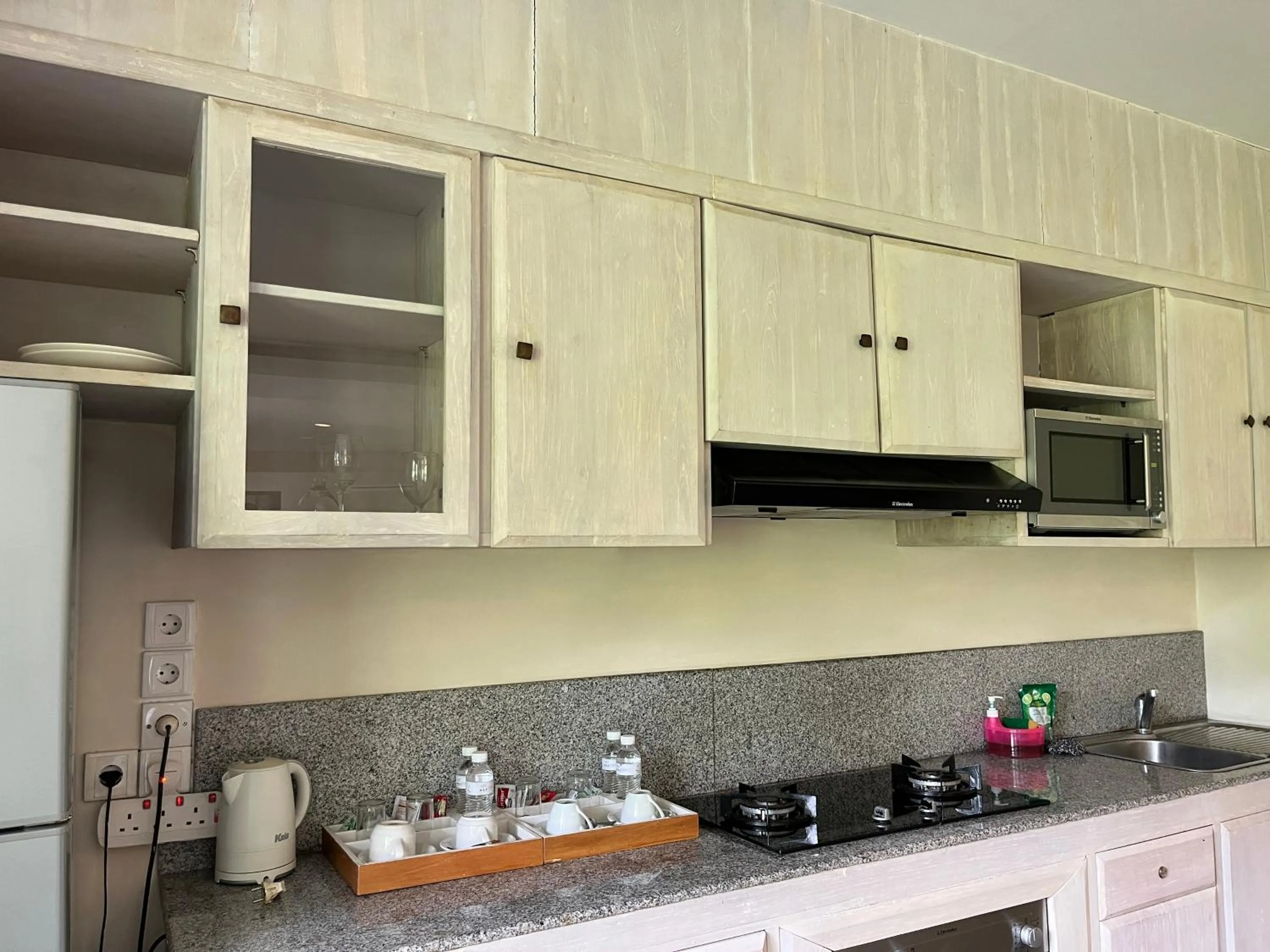 Kitchen or kitchenette in Labak River Hotel by EPS