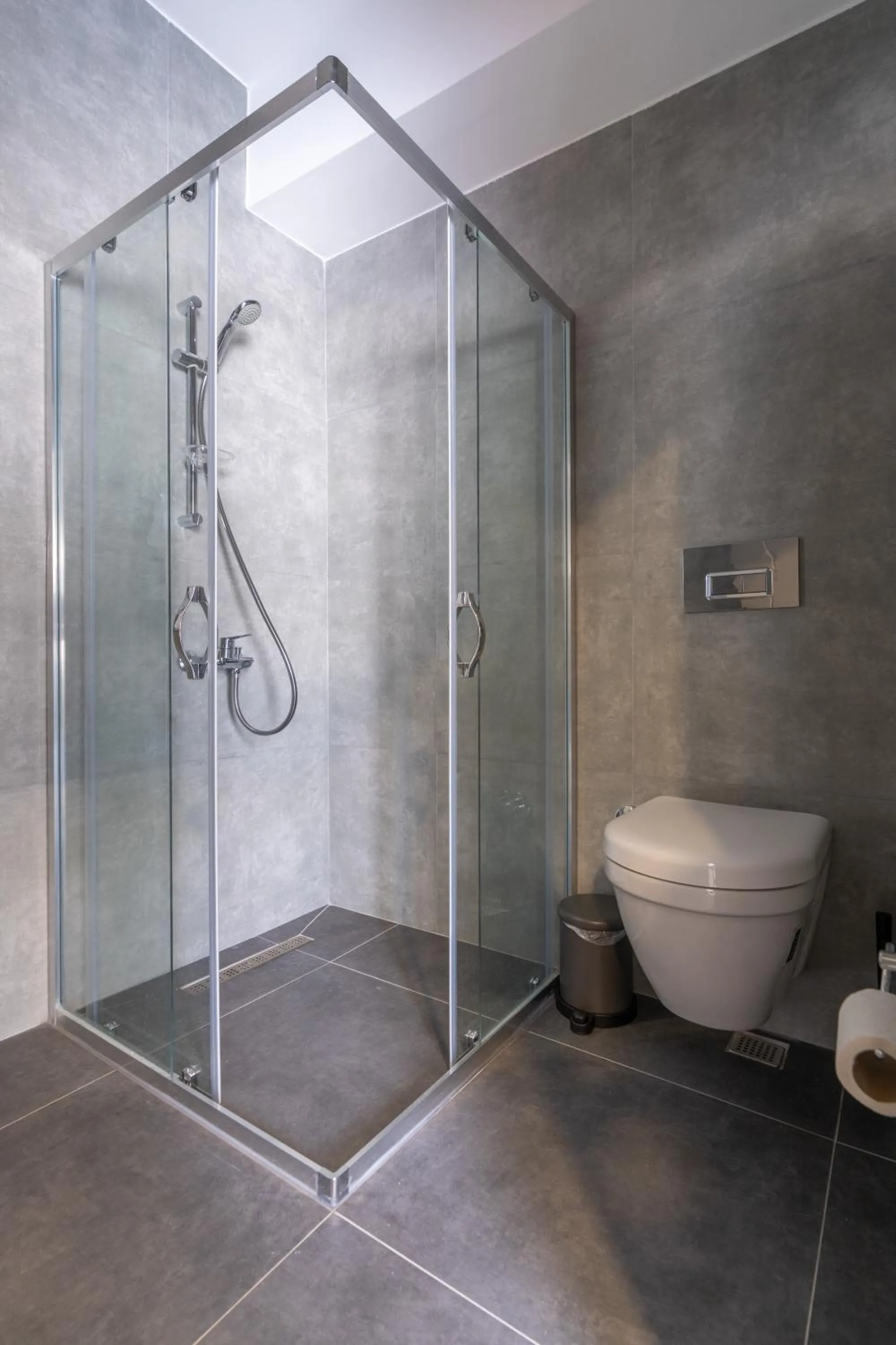 Shower in Loi Suite