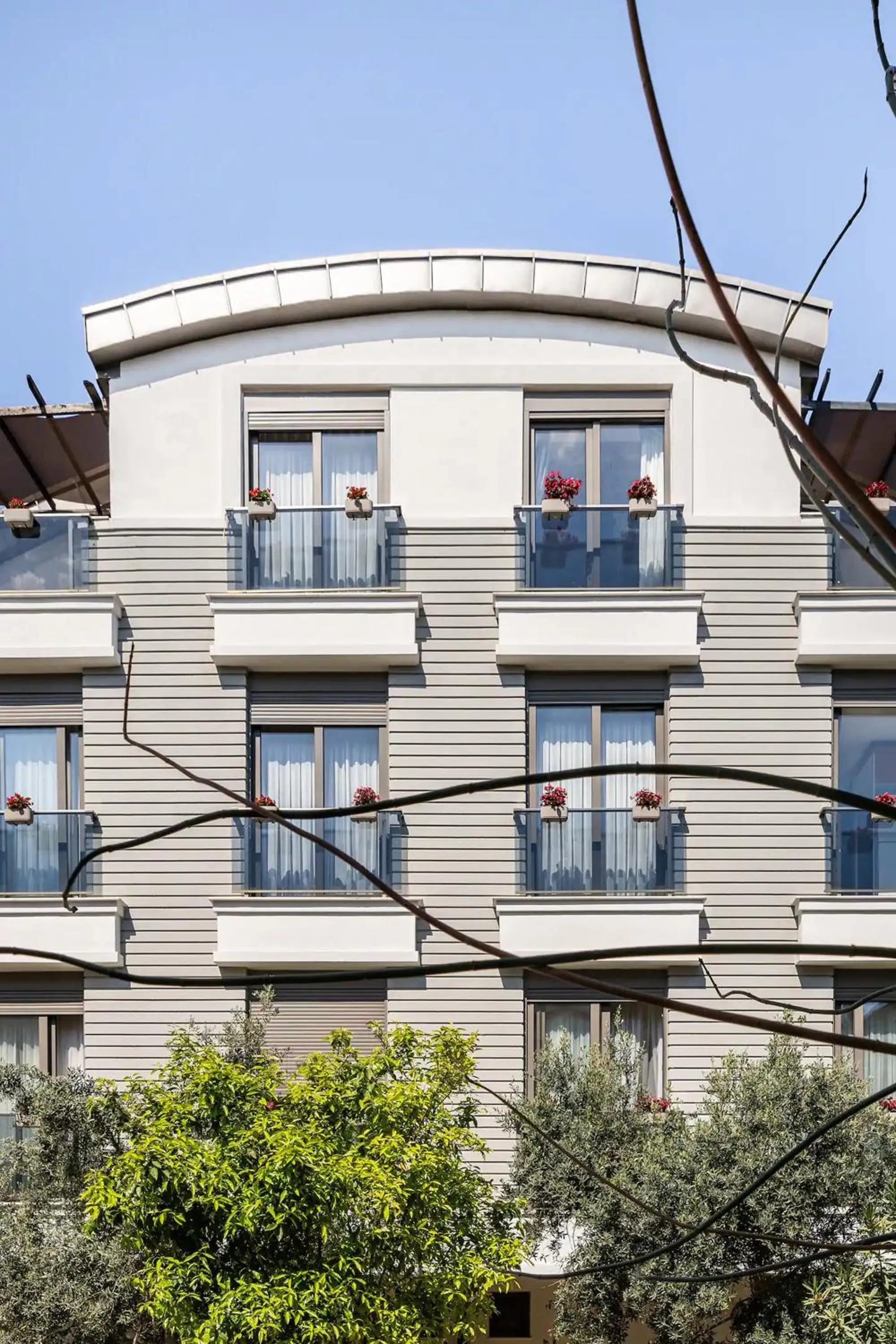Property building in Loi Suite