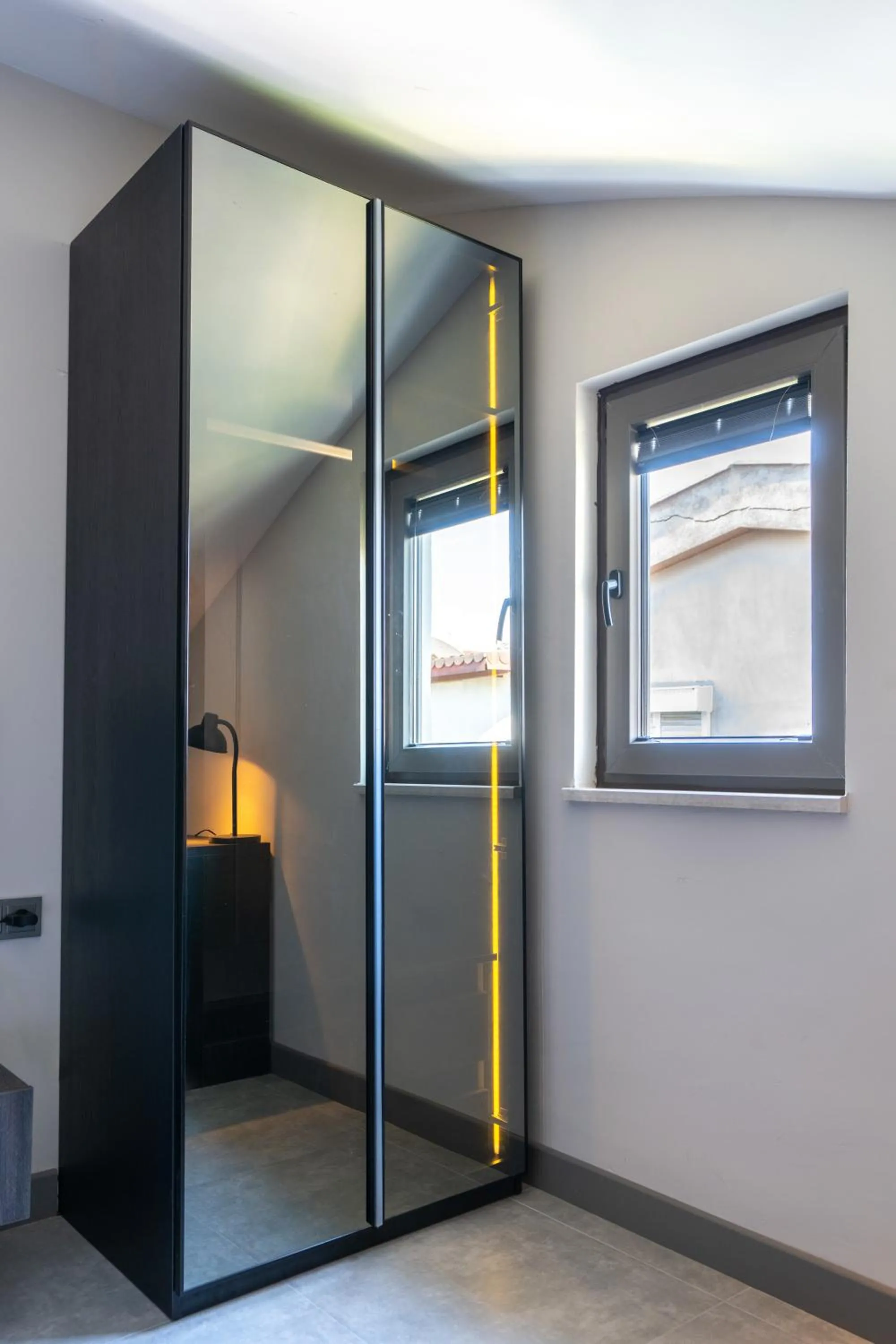 wardrobe in Loi Suite