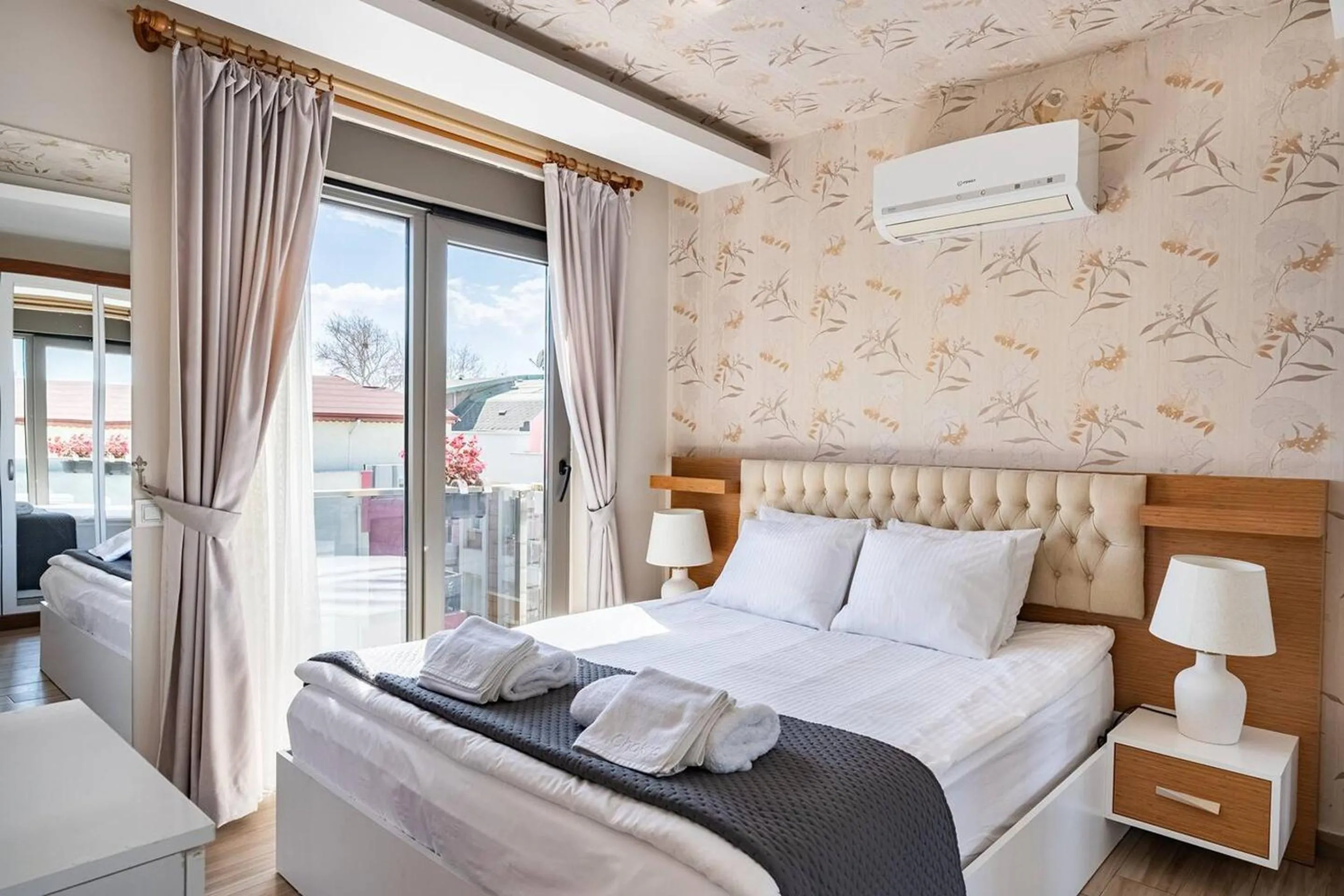 Bed in Loi Suite