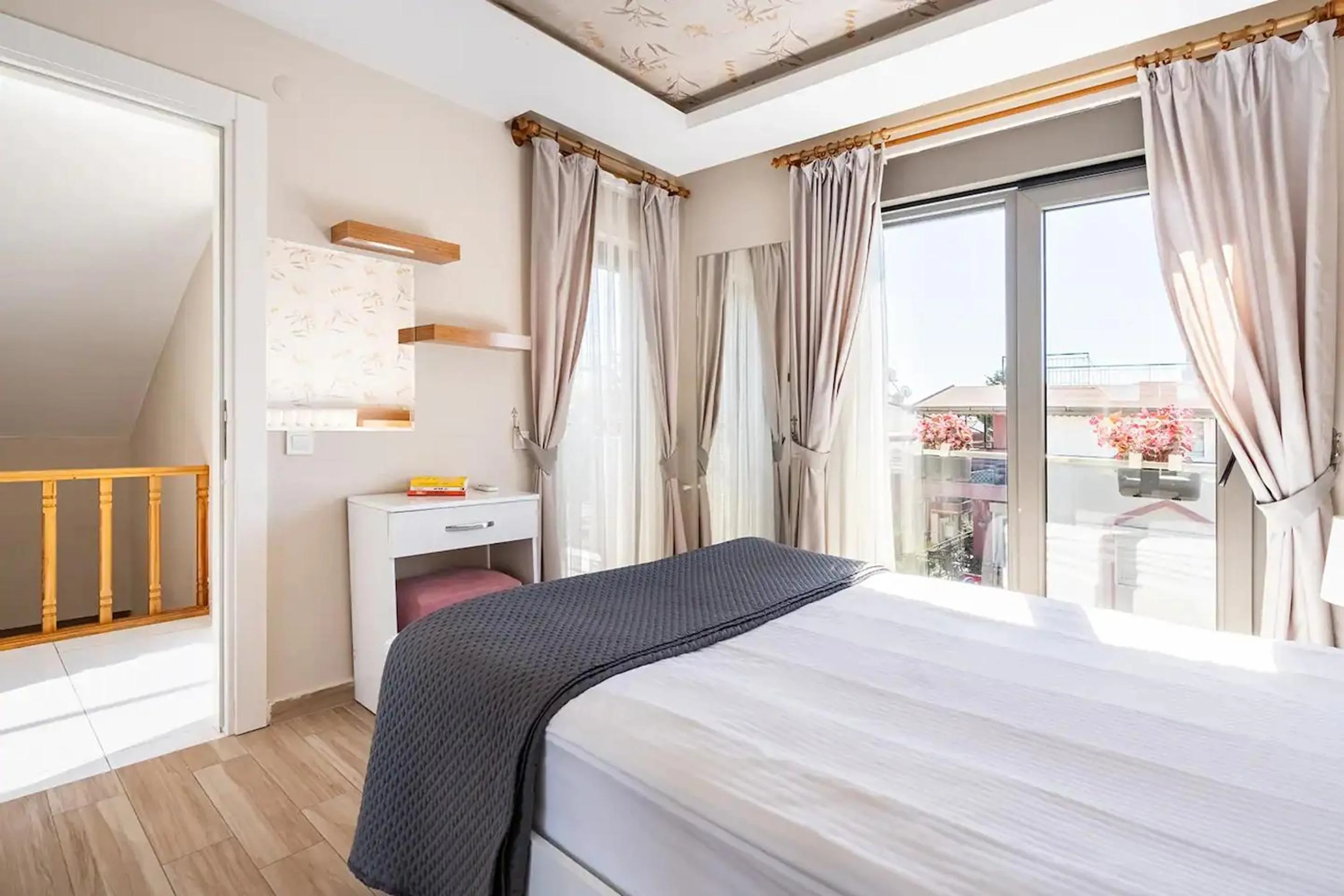 Bed in Loi Suite