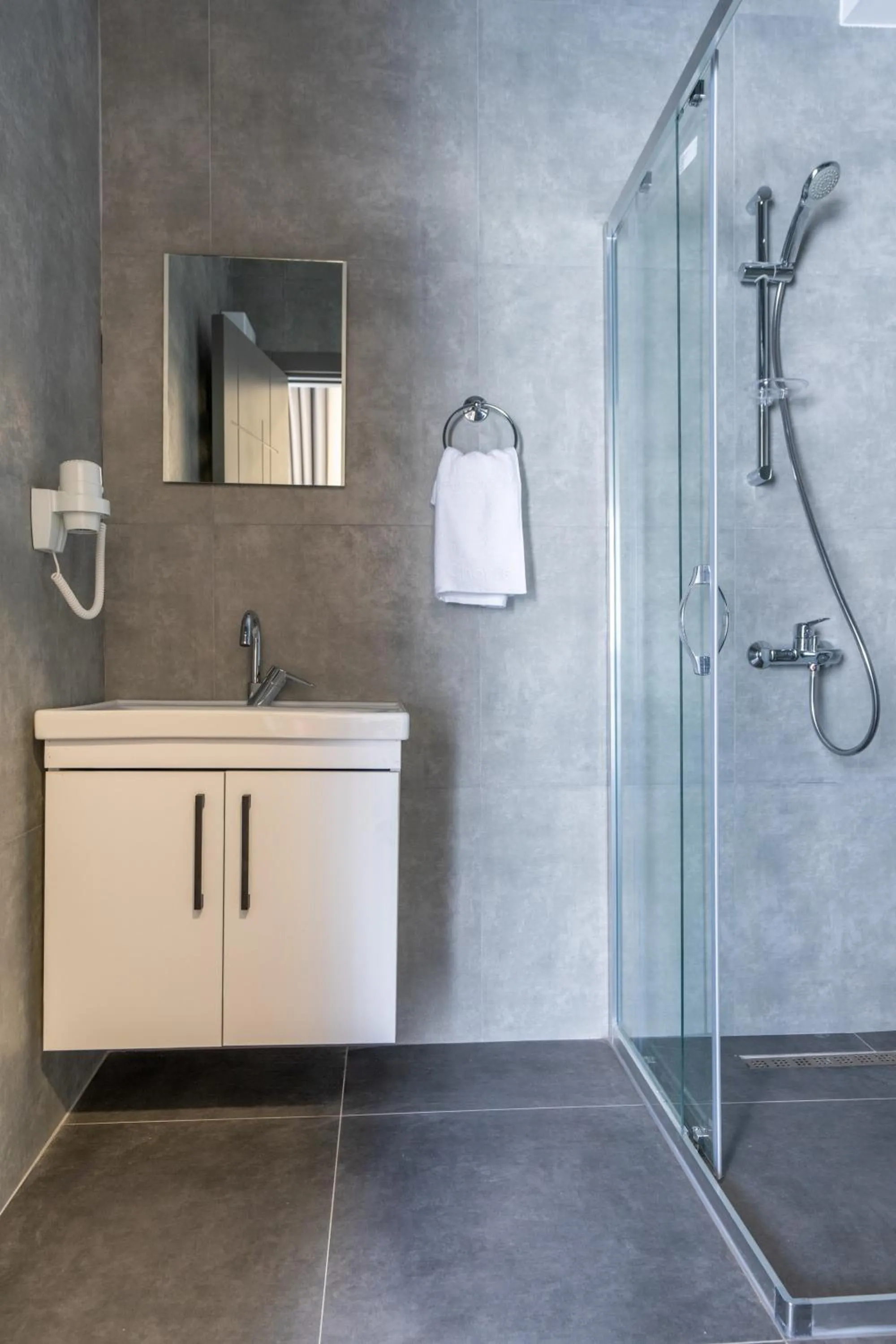 Bathroom in Loi Suite