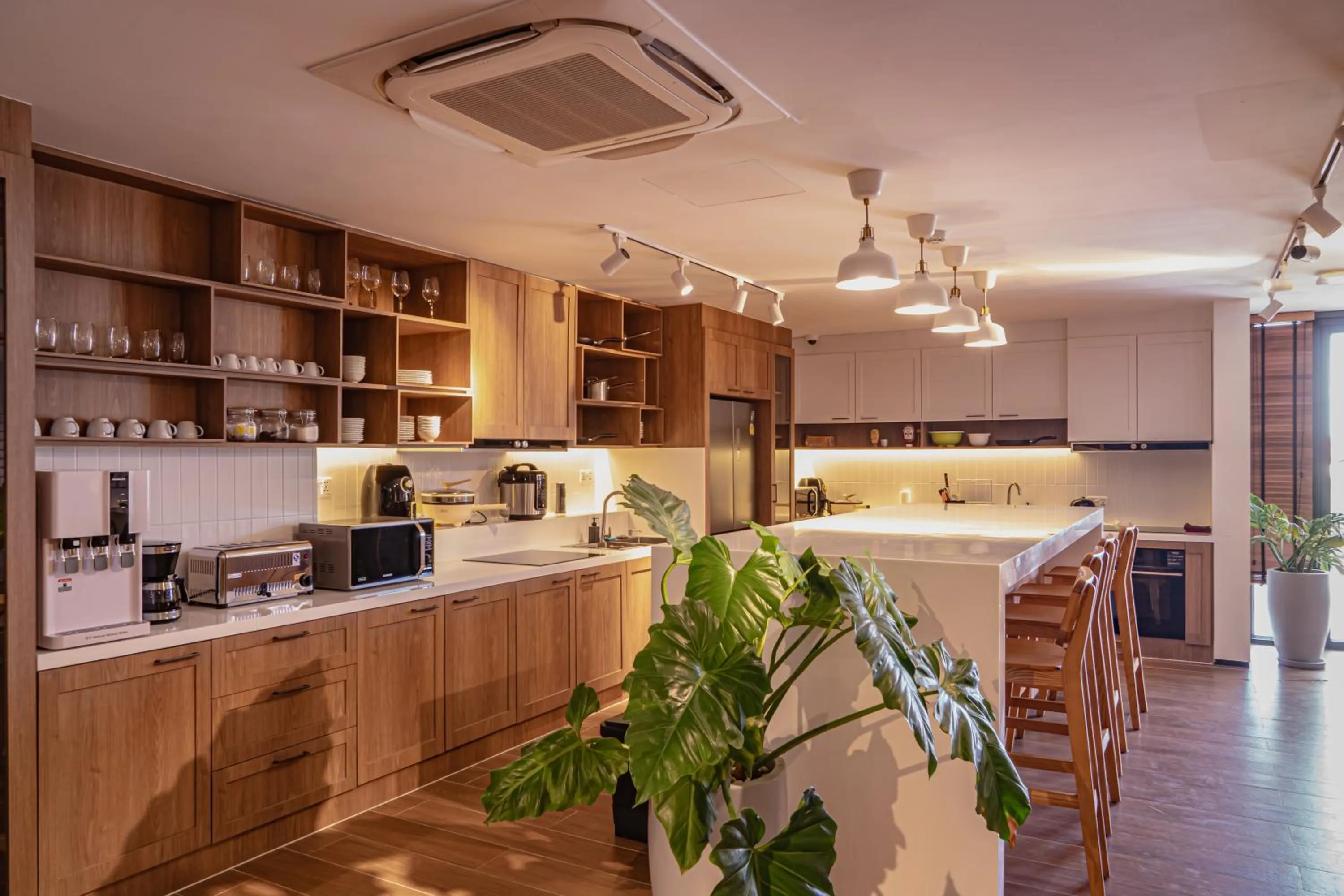 Kitchen or kitchenette in Velea@Rose Apple Square