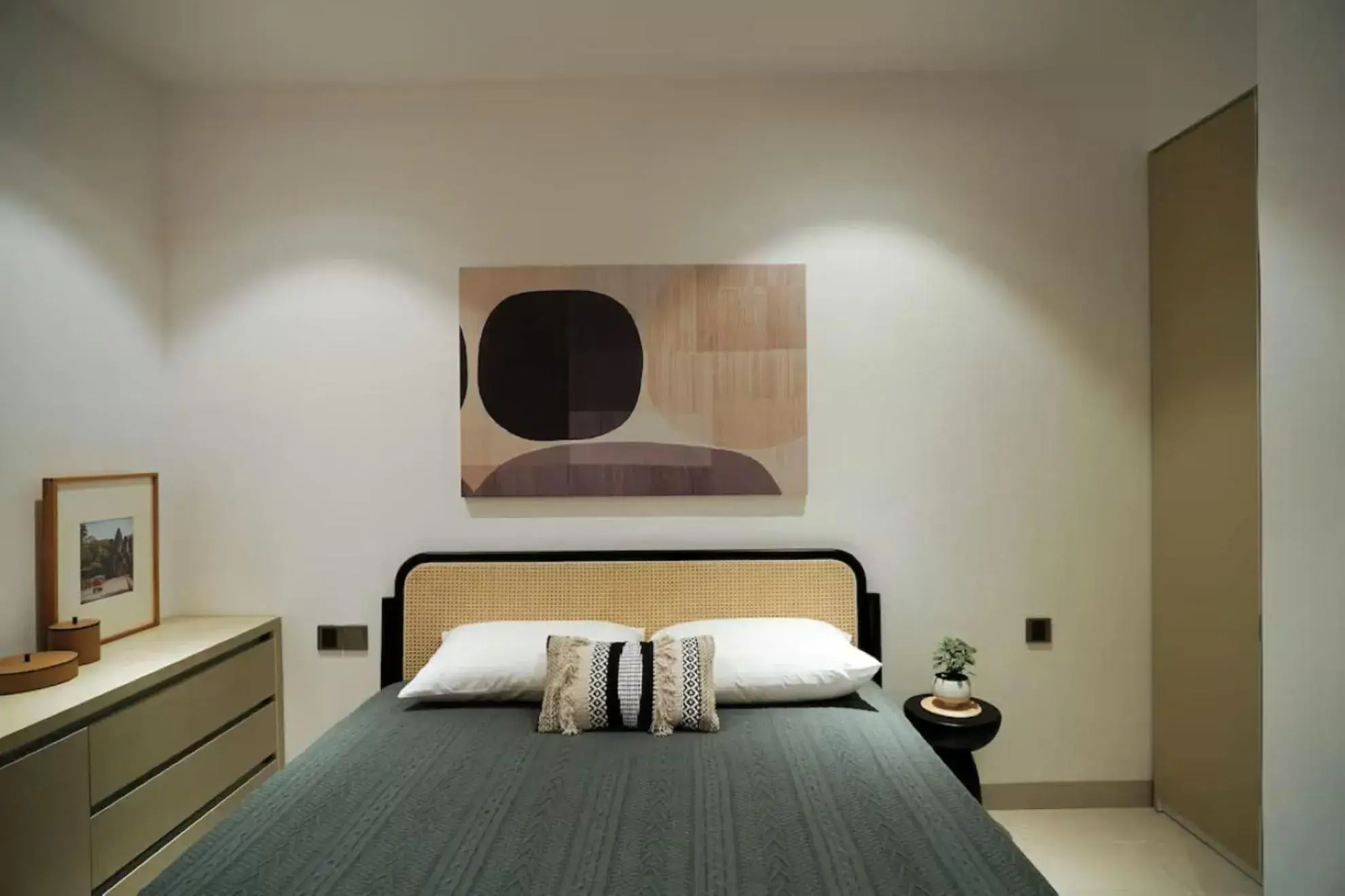 Bed in Velea at Rose Apple Square Bed in Velea at Rose Apple Square