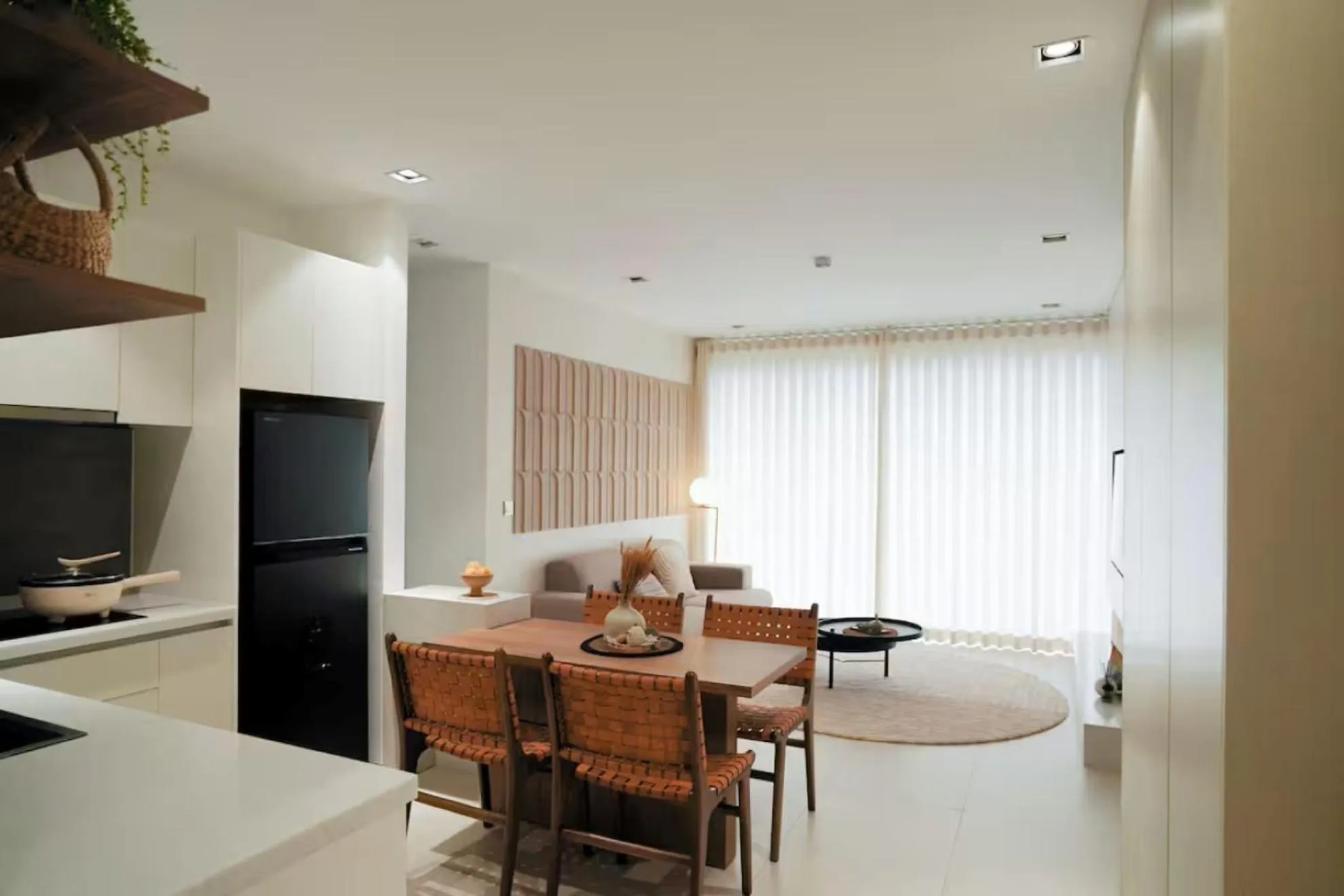 Kitchen or kitchenette in Velea at Rose Apple Square