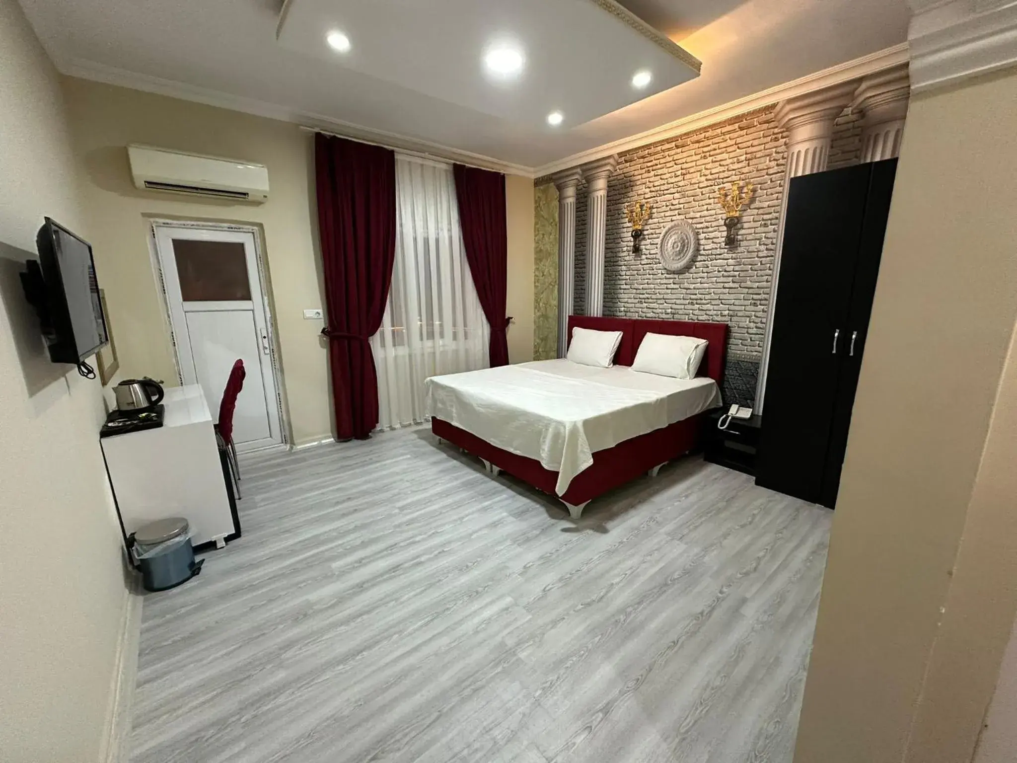 Bed in NUS GRAND HOTEL Bed in NUS GRAND HOTEL