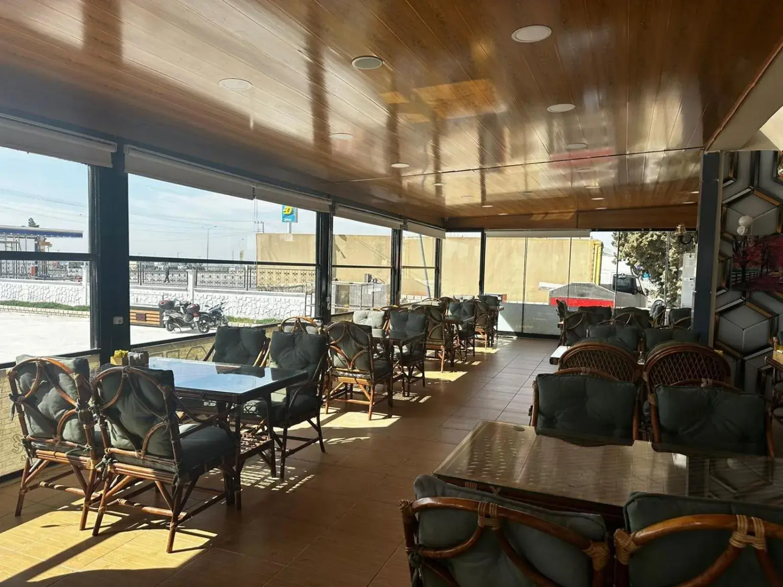 Restaurant/places to eat in NUS GRAND HOTEL Restaurant/places to eat in NUS GRAND HOTEL