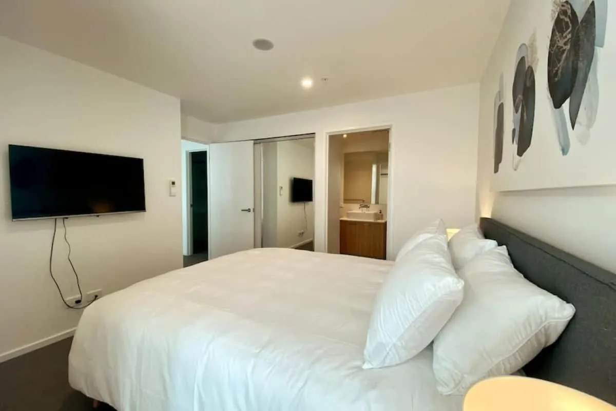 Modern 2BR Apt Adelaide CBD with Pool-Gym-BBQ
