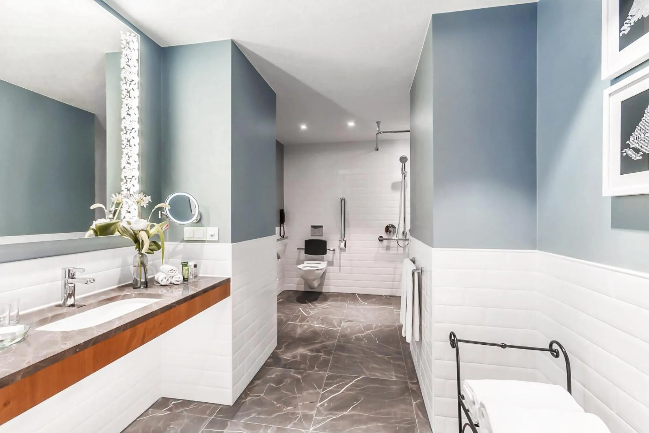 Bathroom in Hilton Rotterdam