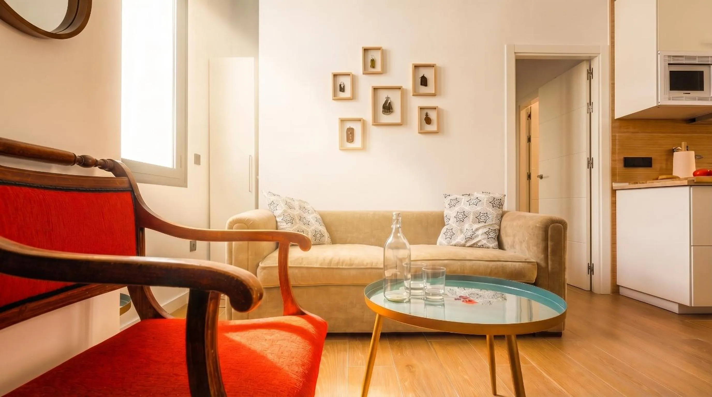 Living room in Oasis in the heart of Seville - 2 BR apt with FREE PARKING