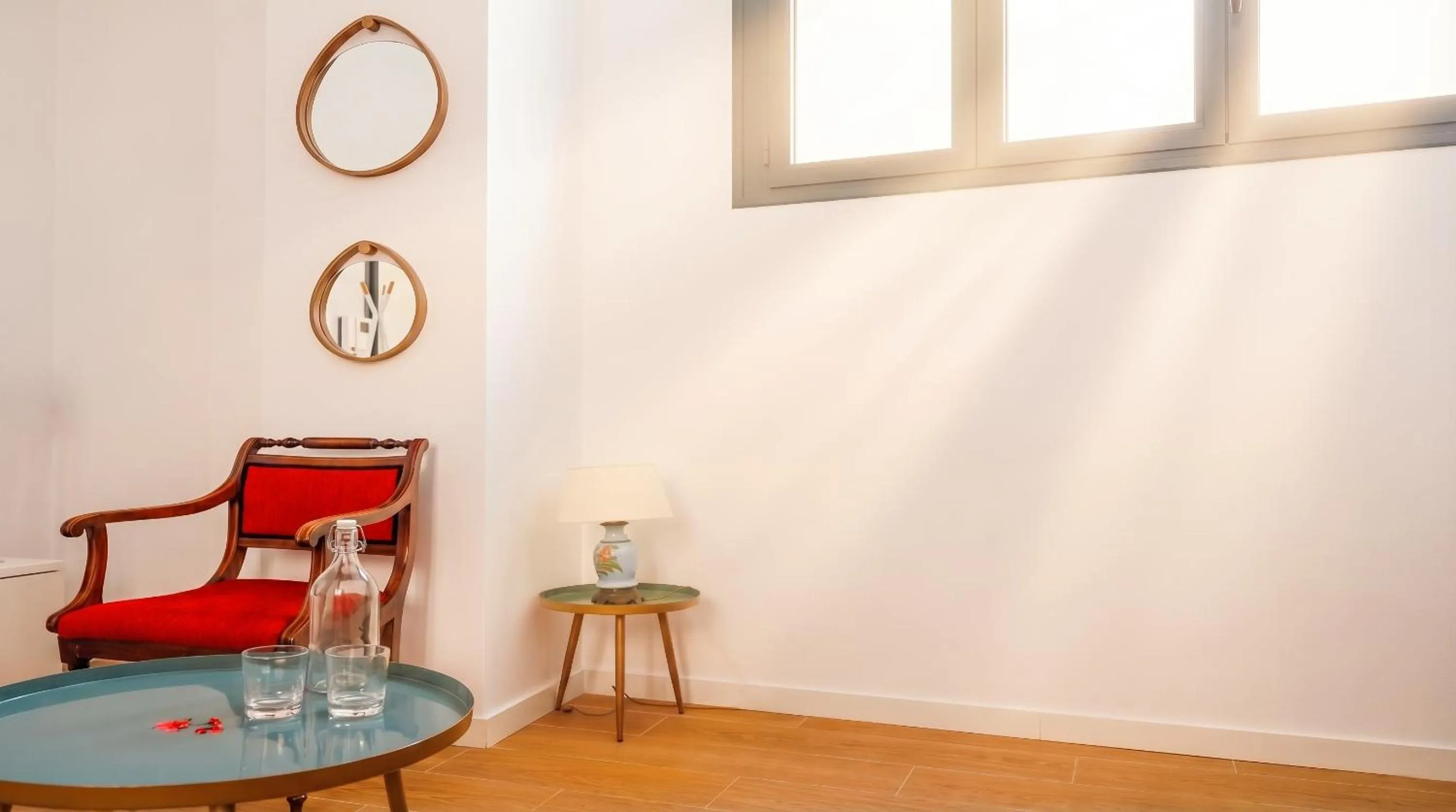 Living room in Oasis in the heart of Seville - 2 BR apt with FREE PARKING