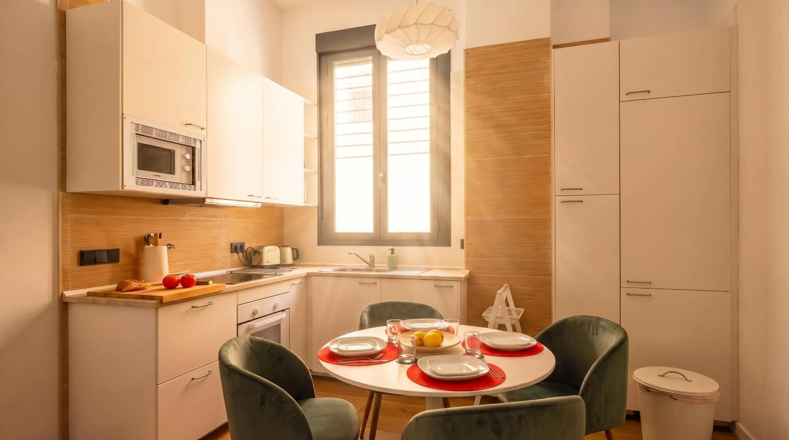 Living room in Oasis in the heart of Seville - 2 BR apt with FREE PARKING