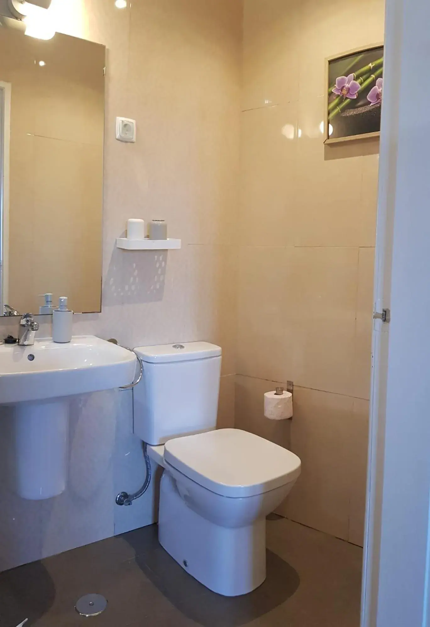 Family Room in Alcamim Guesthouse Family Room in Alcamim Guesthouse