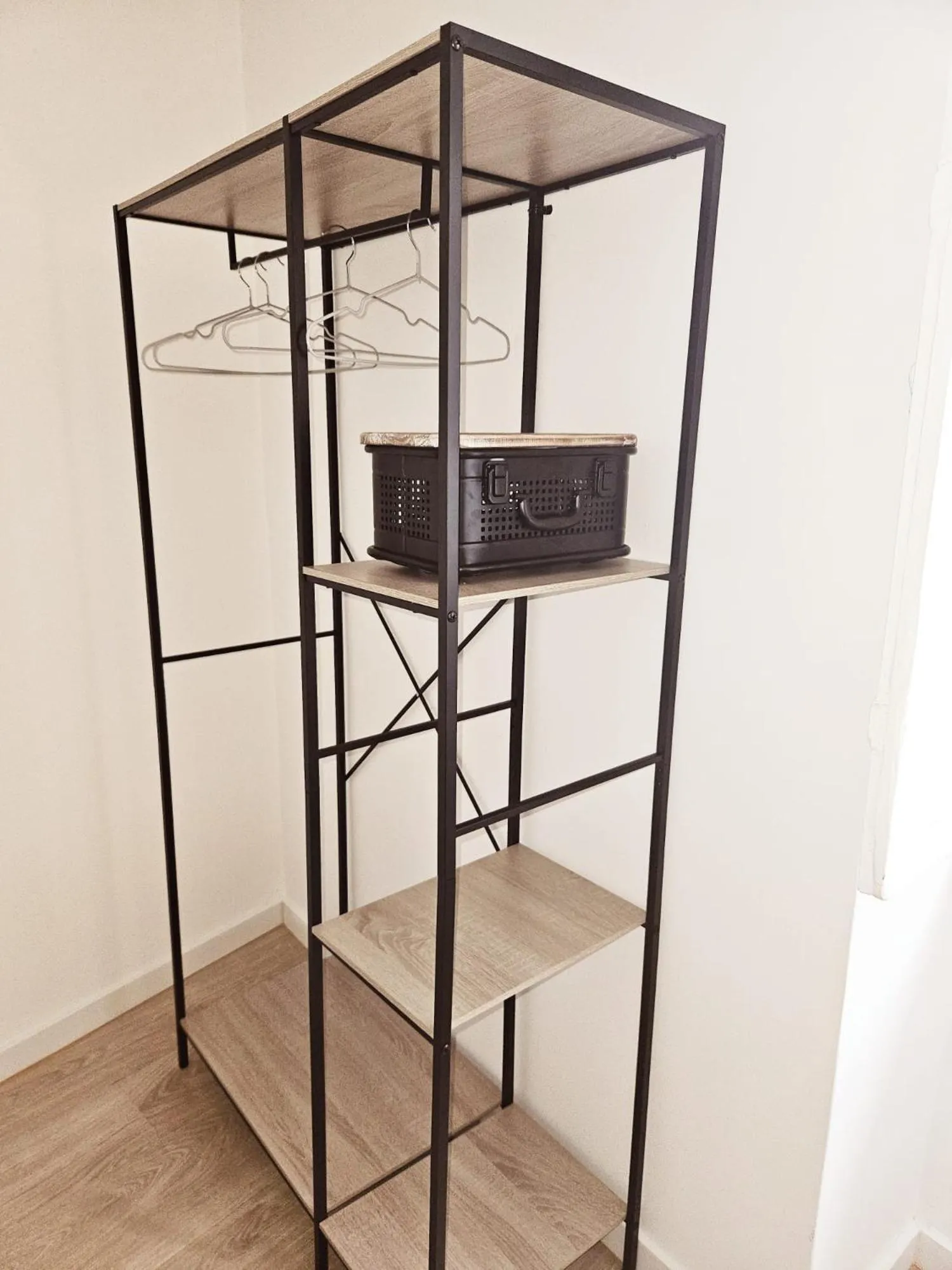 wardrobe in Alcamim Guesthouse